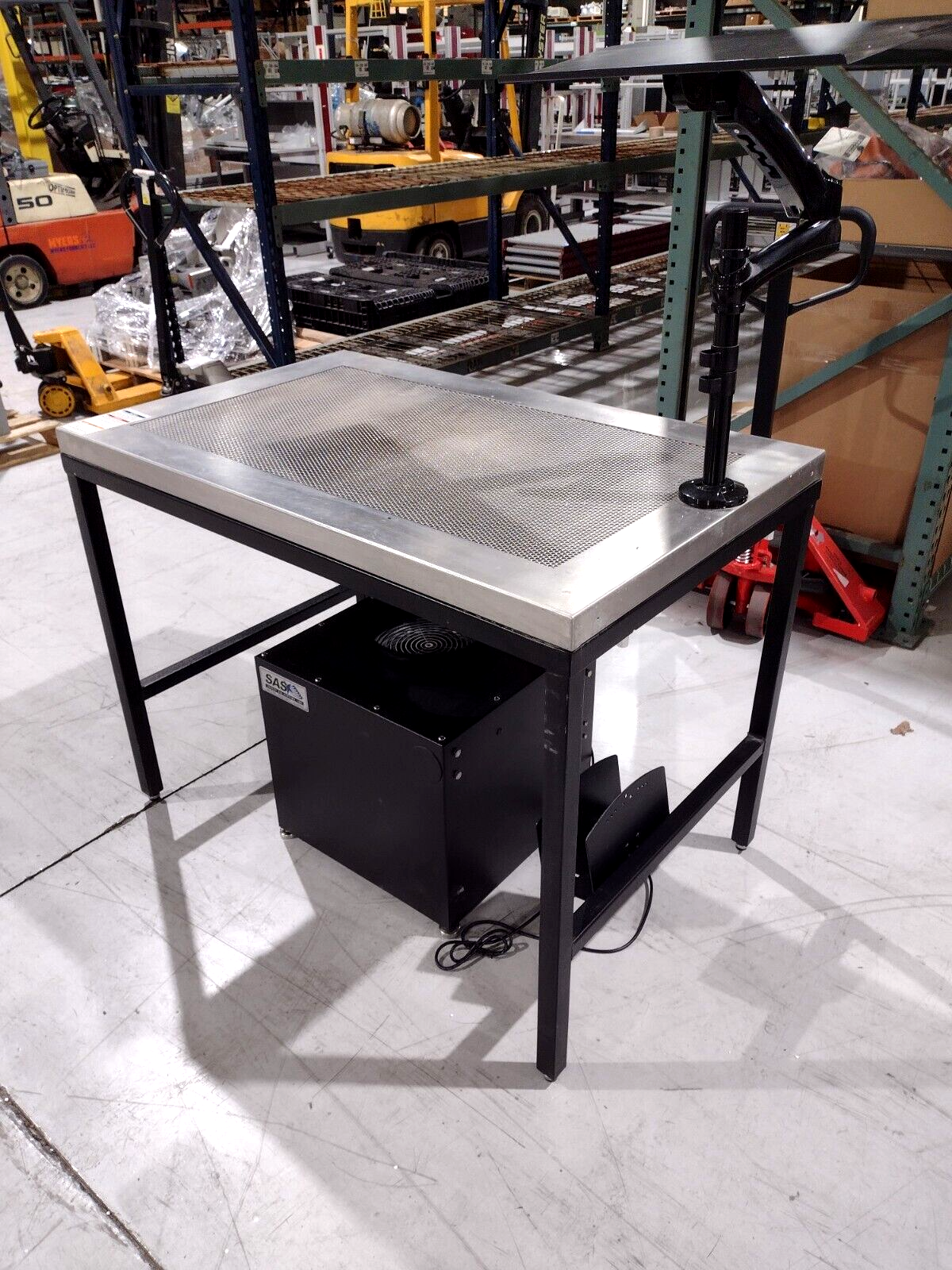 AS SS-440-DDB | Sentry Air Systems S 40" Industrial Downdraft Bench SS-440-DDC-C - Used - Maverick Industrial Sales