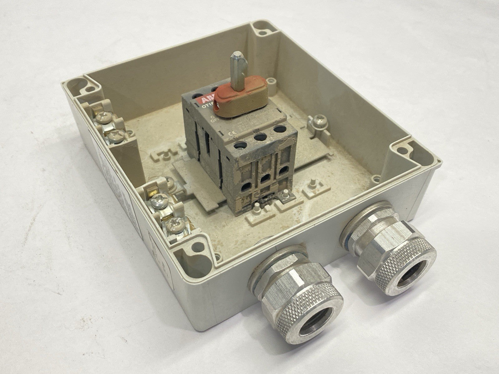 NF16E-3PBJB | ABB Enclosed Non-Fused Disconnect Switch 16A 3P 600VAC - Used - Maverick Industrial Sales