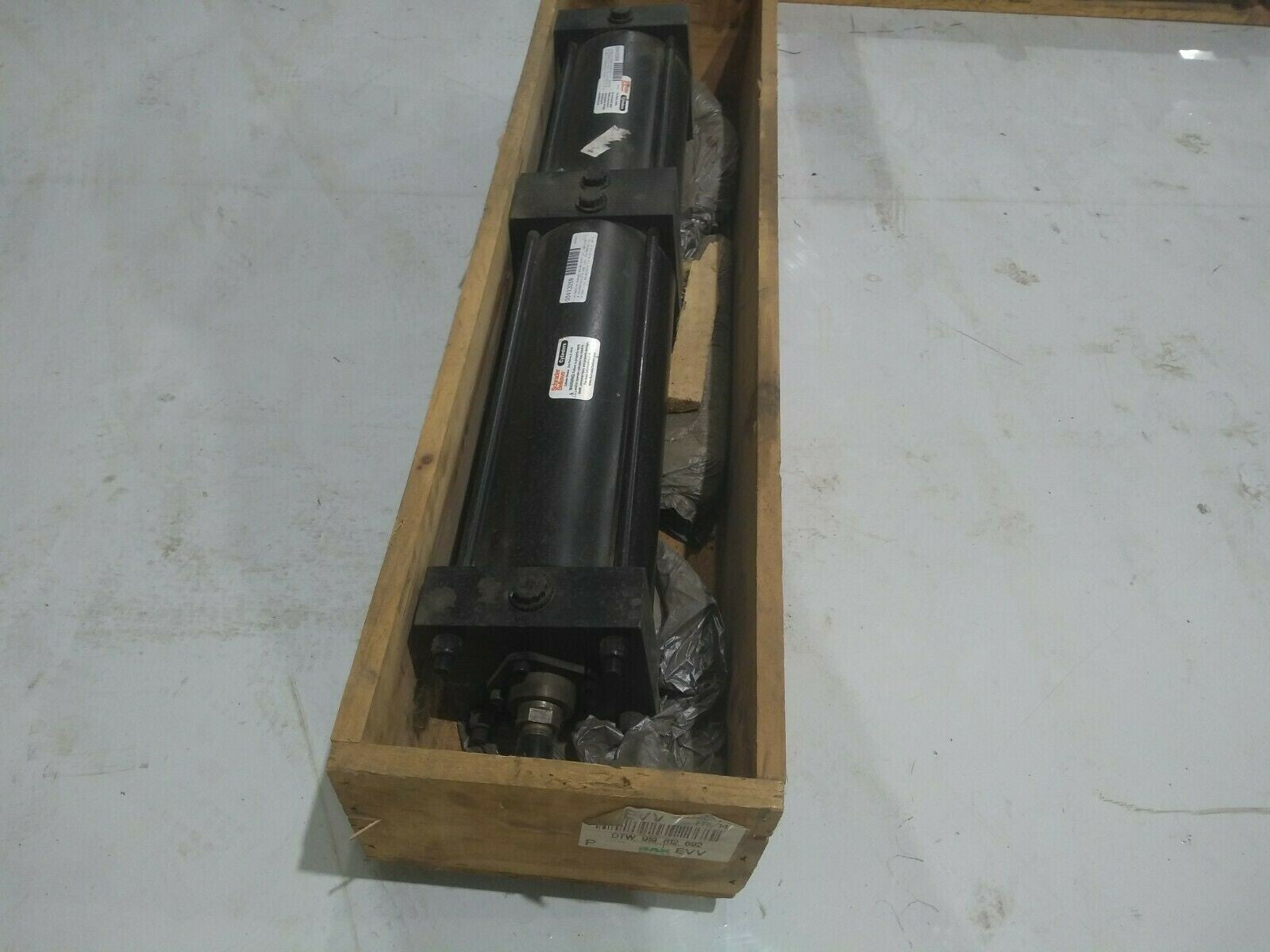 Schrader Bellows 0041335R Dual Hydraulic Cylinder - Maverick Industrial Sales