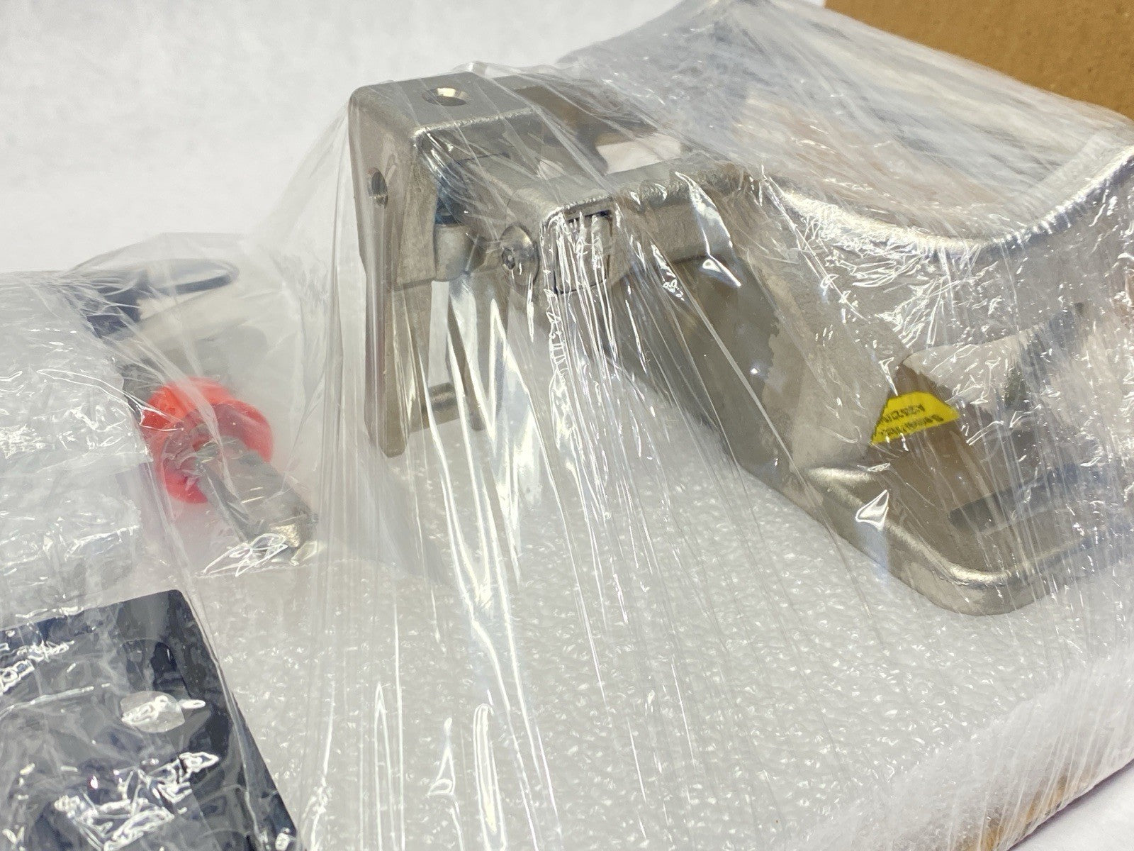 HL1S6GFEKL8LL461L0B00WNT04242F200MPB1X001 | Fortress Interlocks amGard Pro Lock - New - Maverick Industrial Sales