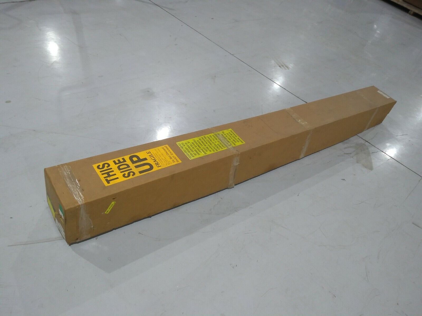 116005 | Draper 72" x 96" Targa Matte White Electric Projection Screen - Open box - Maverick Industrial Sales