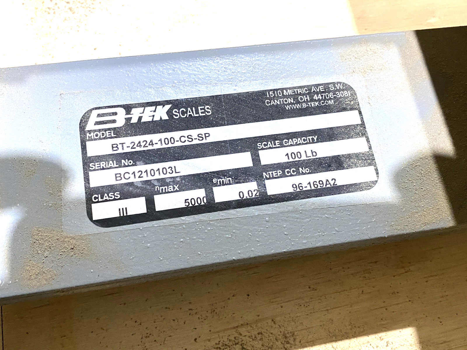 B-Tek BT-2424-100-CS-SP Weight Scale 24" x 24" 100Lb Cap, WI-125LED Indicator - Maverick Industrial Sales