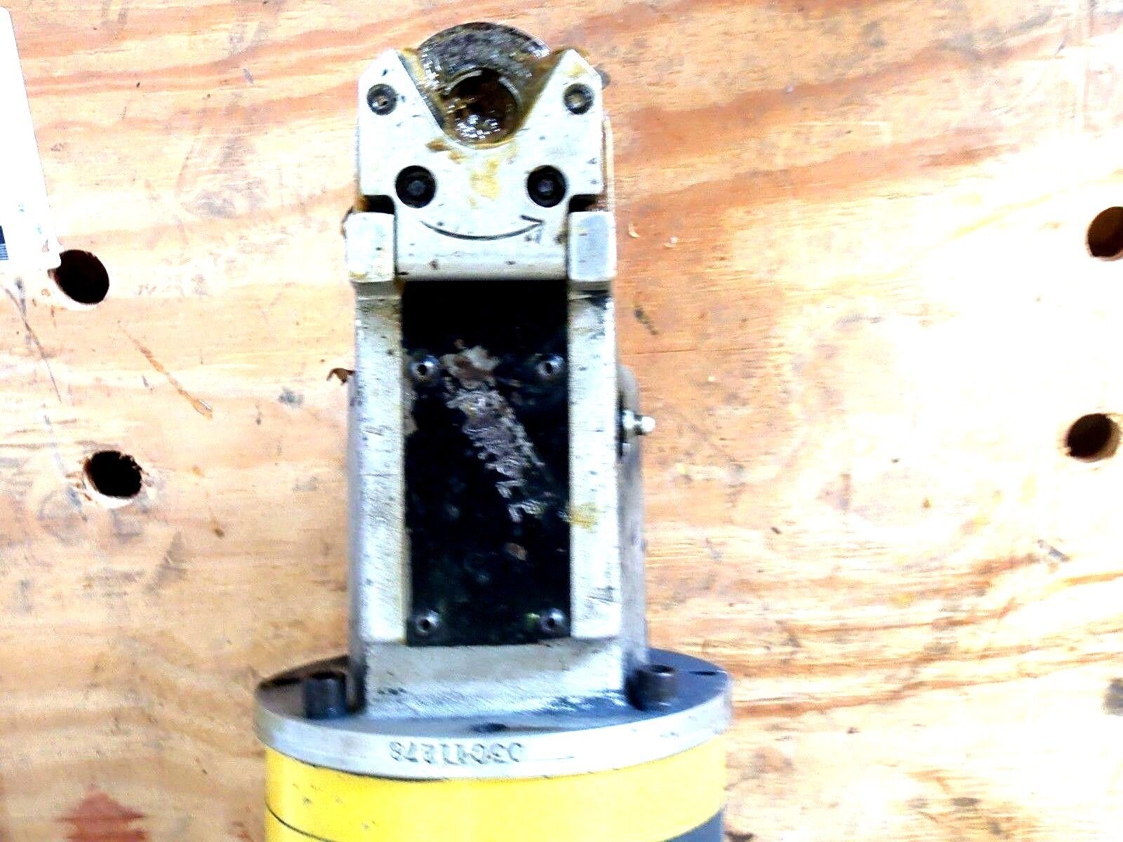 GE General Electric 49UN8161 AC Motor & Tip Dresser Cutter Spot Welder 03C11279 - Maverick Industrial Sales