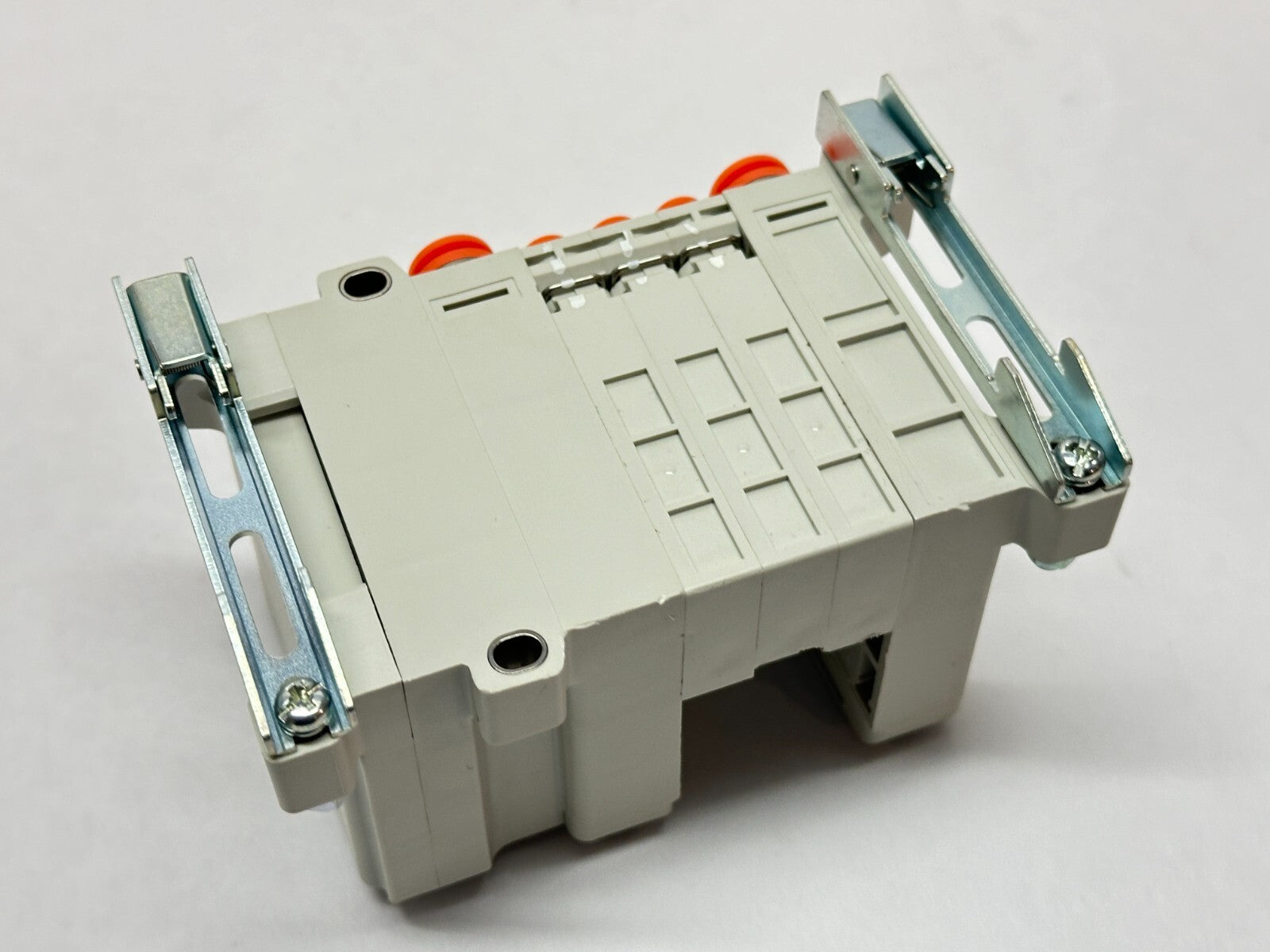 SMC VV5QC1-03N3D0-D0N5 Plug In Base Manifold 3-Station SLIGHT DAMAGE - Maverick Industrial Sales