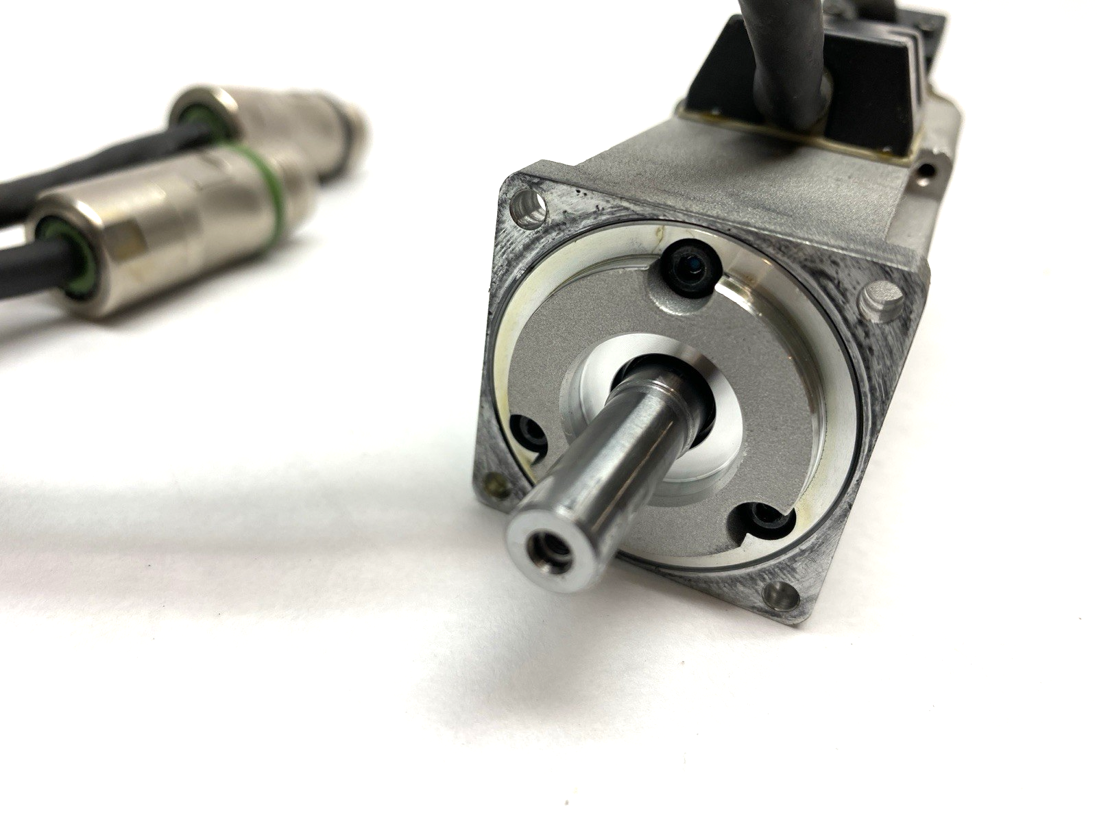 Rexroth R911344212 FD:20 W 28 MSM019B-0300-NN-M5-MH1 Servo Motor - Maverick Industrial Sales
