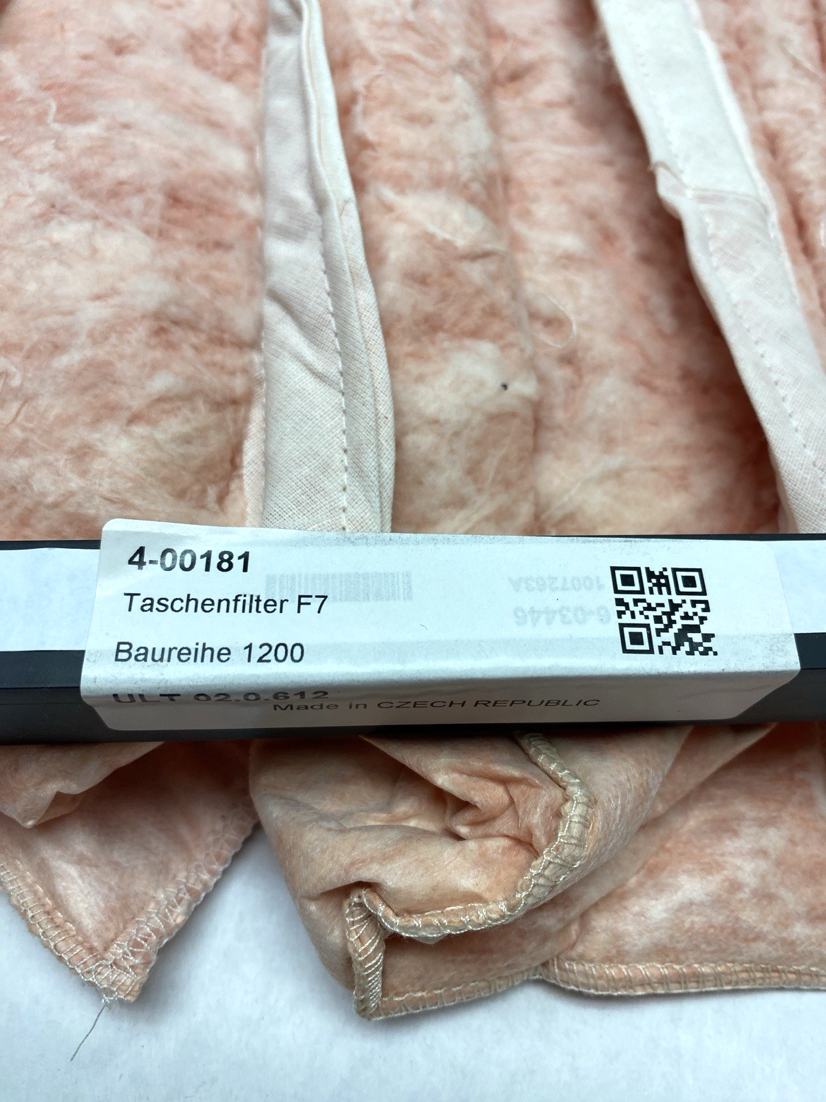 ULT 4-00181 Bag Filter For F7 Series 1200 02.0.612 CASE OF 12 - Maverick Industrial Sales