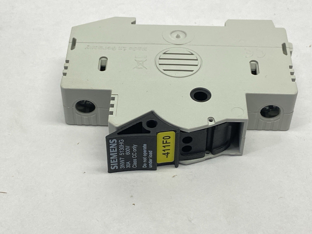 3NW75130HG,3NW7 5130HG | Siemens 3NW75130HG Fuse Holder Class CC 1P 30A 600VAC - Used - Maverick Industrial Sales