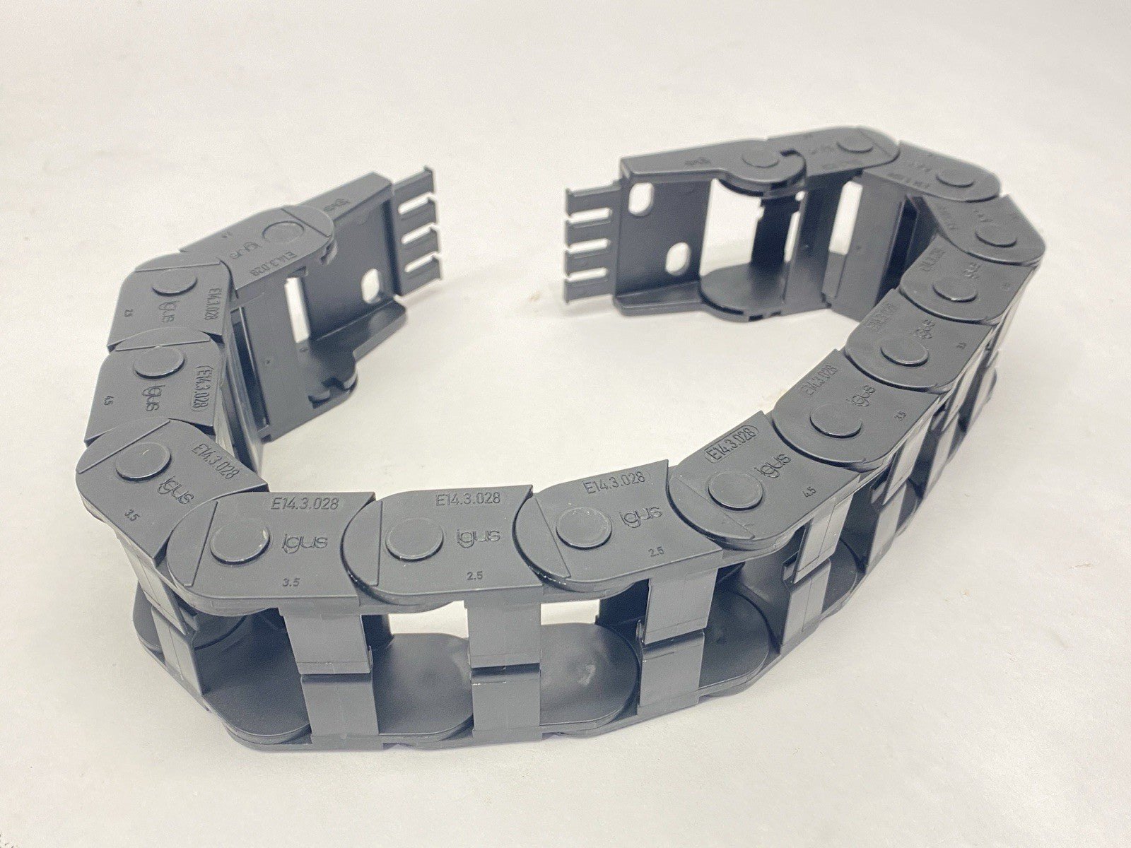 E14.3.028.0 | Igus E14 Series Energy Chain 14 Links 1.4ft Length w/ 114-3-12PZ-A1 - New Other - Maverick Industrial Sales
