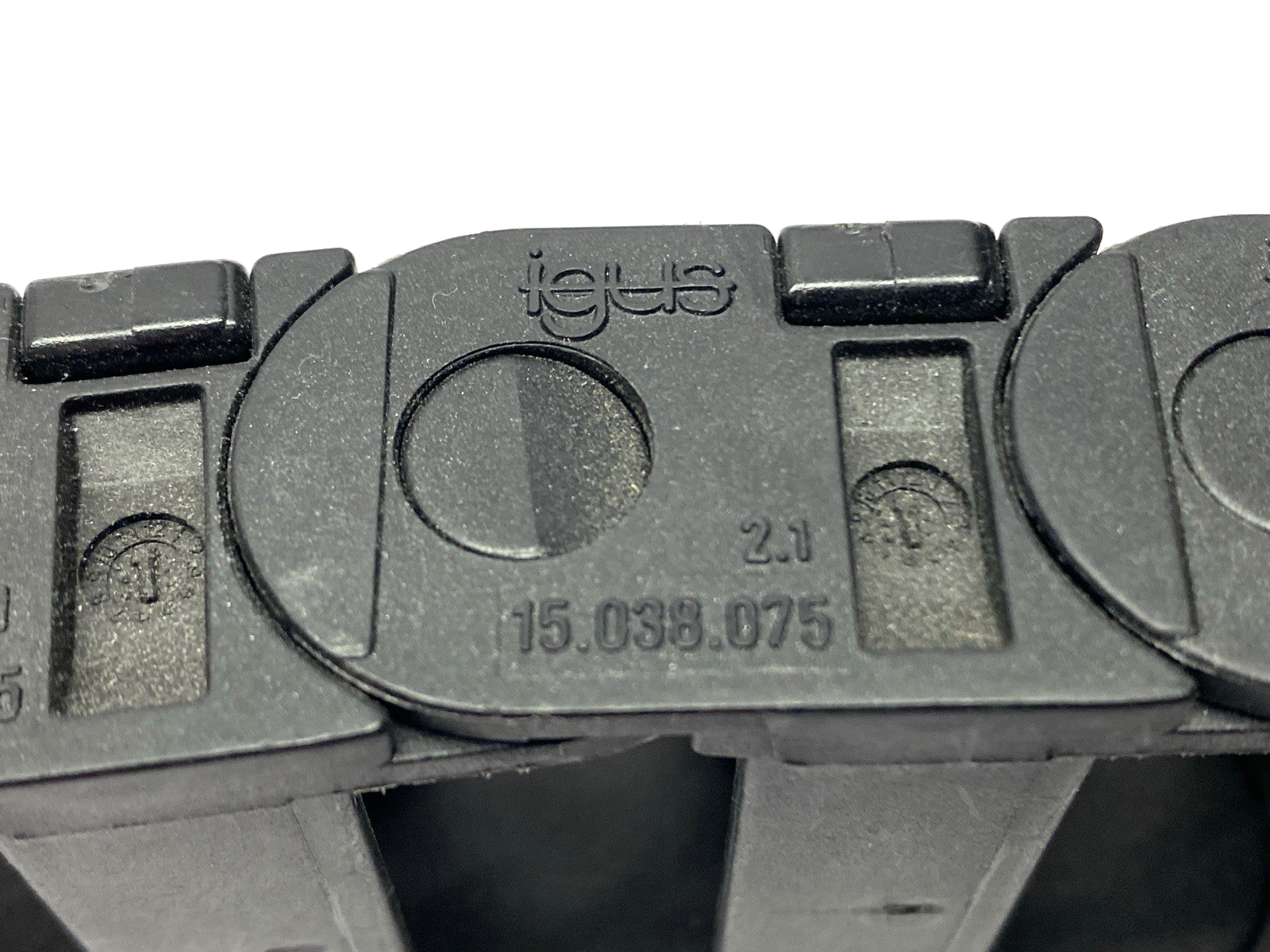 Igus 15.038.075 E-Chain Assembly 16-Links 1.5' Overall Length - Maverick Industrial Sales