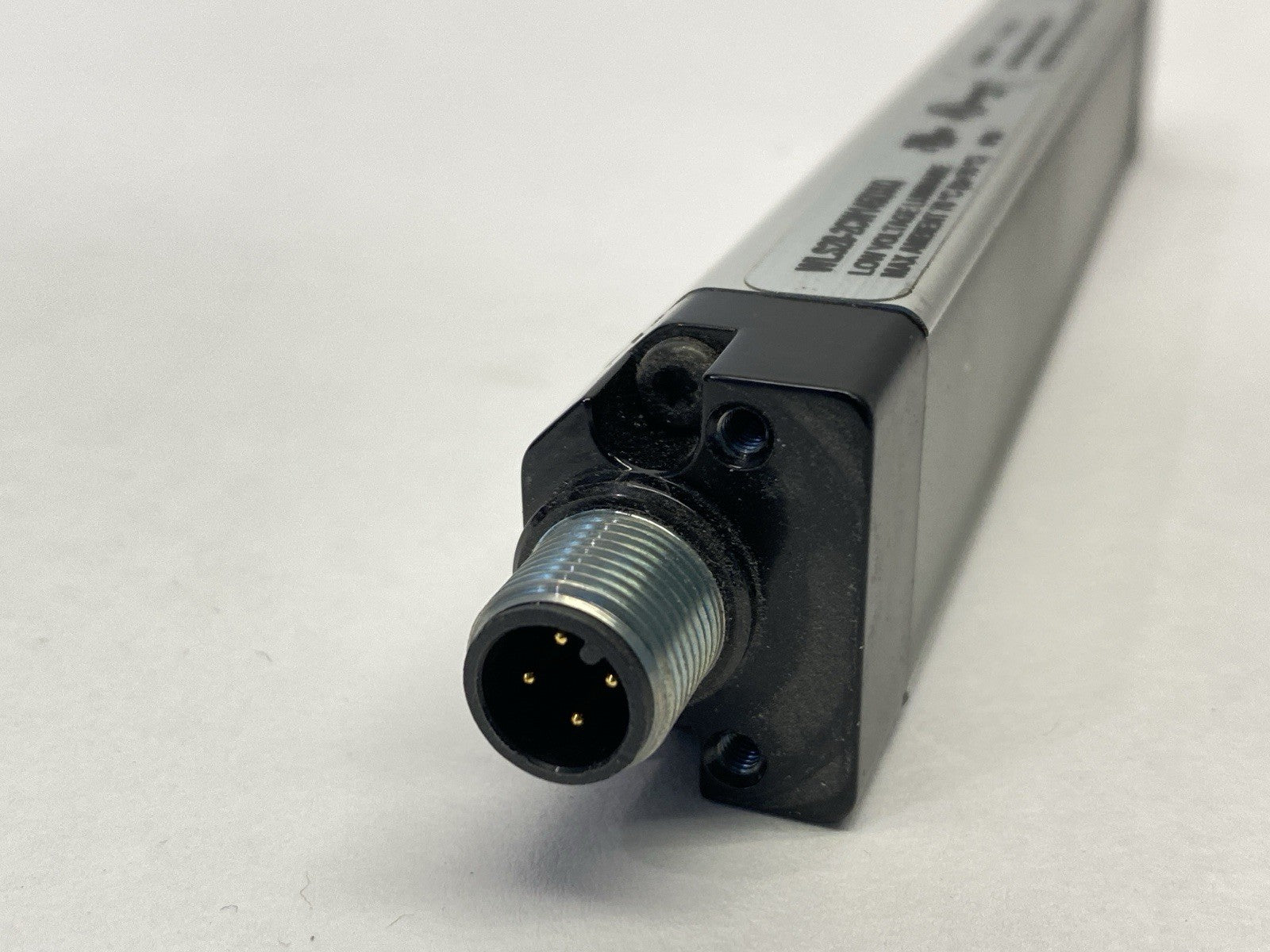 WLS28-2CW145DXQ | Banner LED Work Light Strip Diffuse Window Length 145mm 87810 - Used - Maverick Industrial Sales