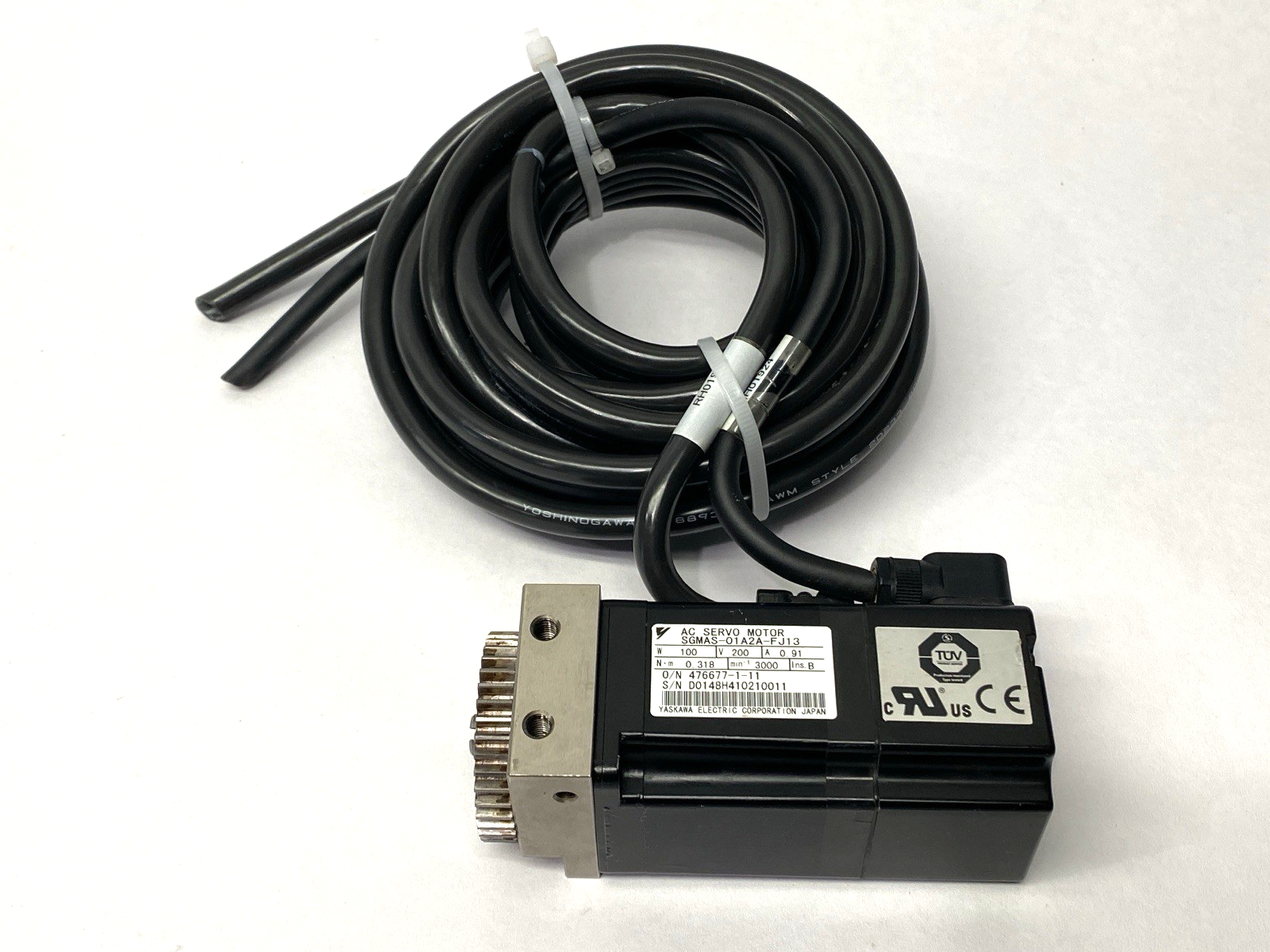 Yaskawa SGMAS-01A2A-FJ13 AC Servo Motor 200V 100W - Used - Maverick Industrial Sales