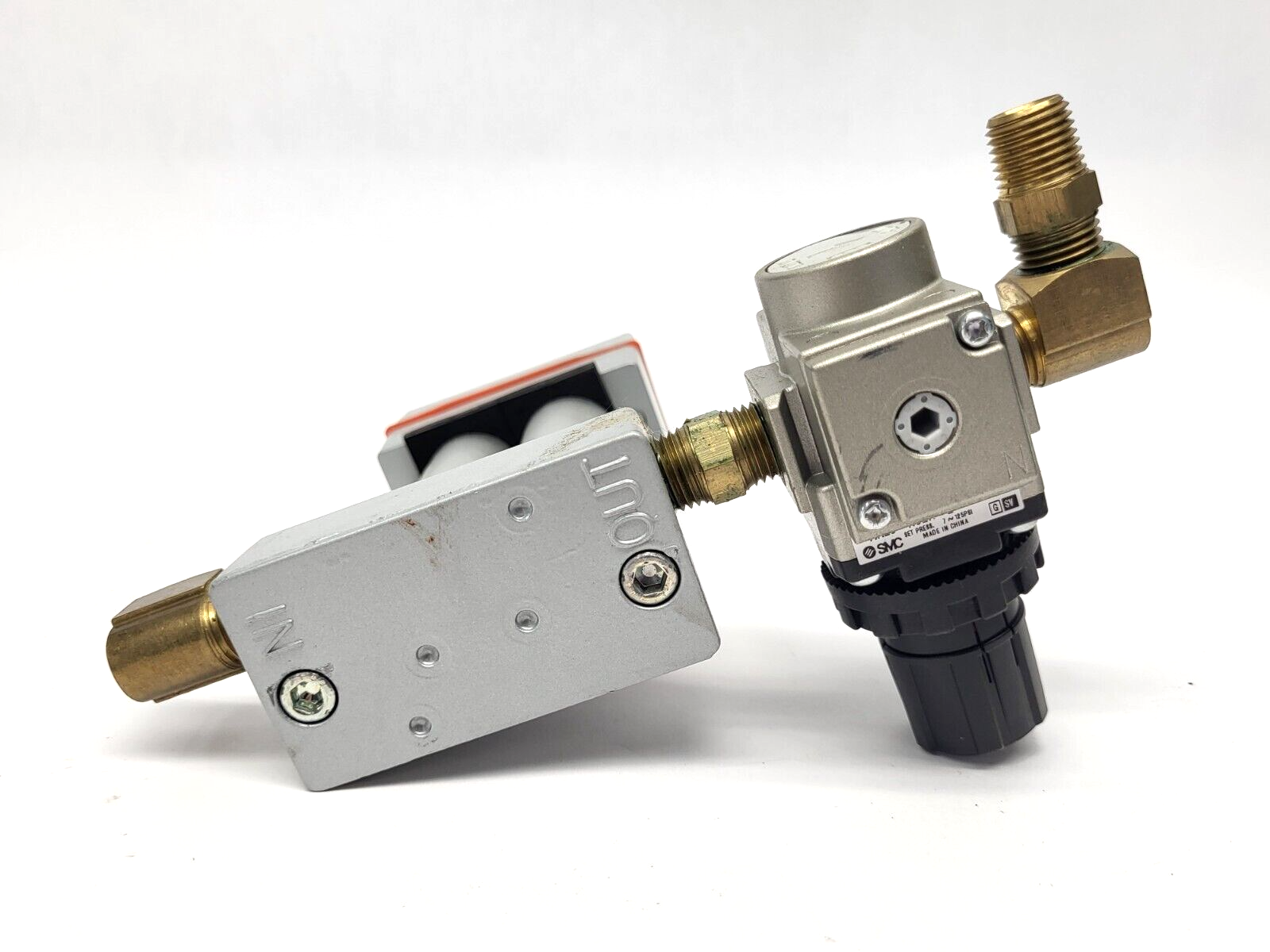 Becca 824013 Extractor/Dryer w/ SMC AR20-N02H-Z Modular Regulator NO GUAGE - Maverick Industrial Sales