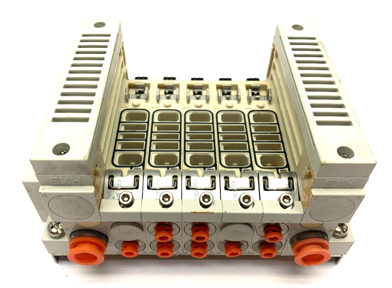 VV5Q11-05N3FS0-D0RS | SMC Plug In Manifold Assembly 5-Port - Used - Maverick Industrial Sales