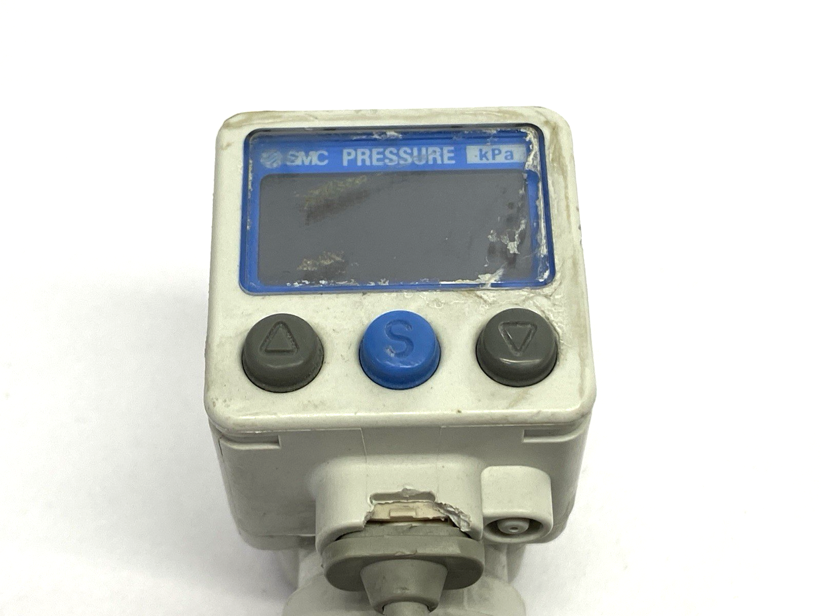 SMC ZSE80F-N02L-P-X510 Digital Pressure Switch 1/4" DAMAGED & MISSING BRACKET - Maverick Industrial Sales