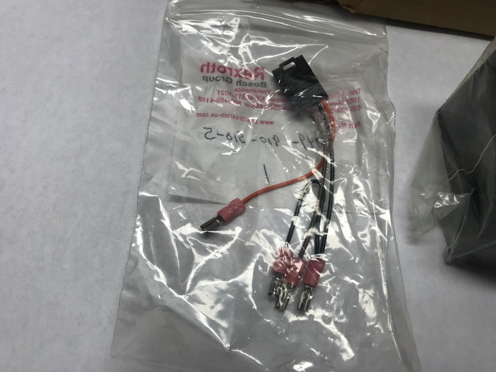 Mannesmann Rexroth Manifold Valve Assembly, 5599/2 RM, 262-120-106-0, 0541404406 - Maverick Industrial Sales