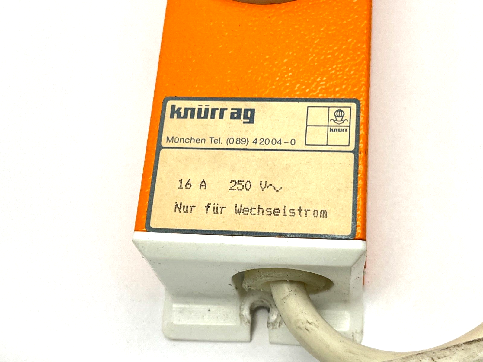 Knurr AG EN3.002.305.2 5-Outlet DI Power Strip 16A 250V - Maverick Industrial Sales