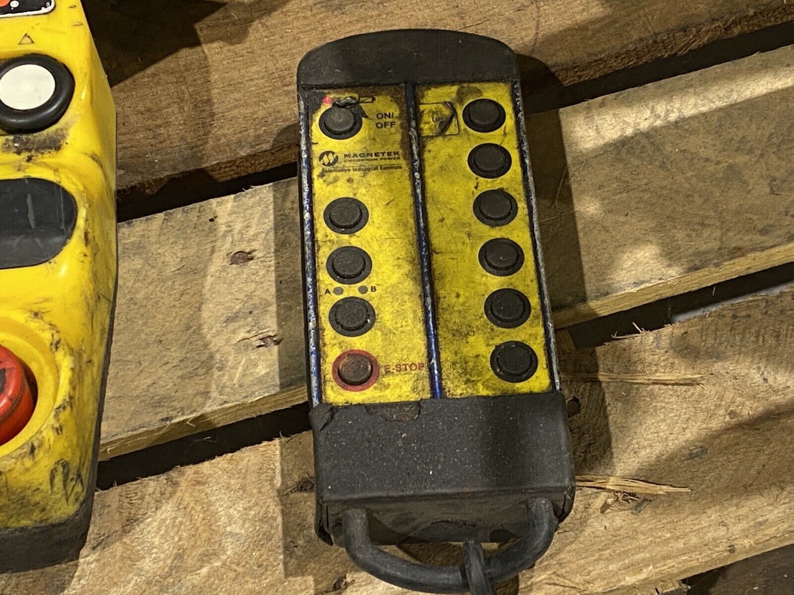 Telemotive TelePilot TR12 71270342 Controller w/ Aero-Motive 206BG Tool Balancer - Used - Maverick Industrial Sales