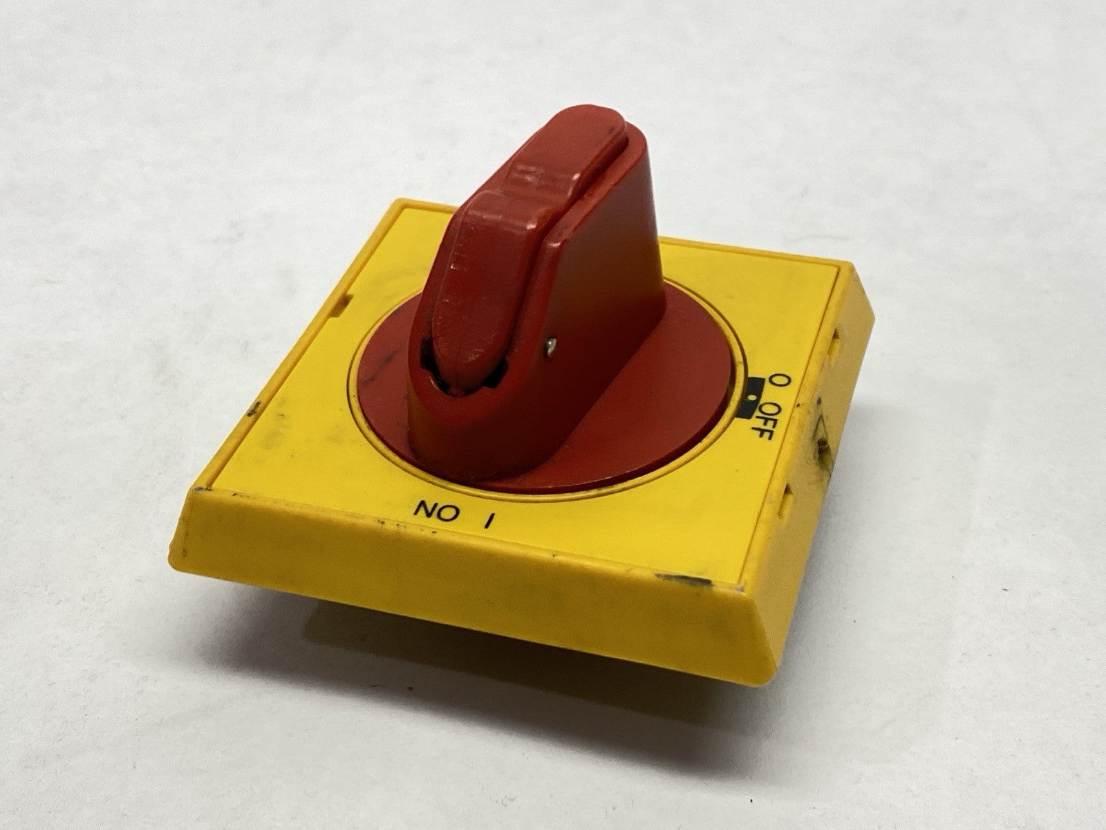 OHYS2AJ | ABB Disconnect Load Switch Handle Red/Yellow 1SCA105296R1001 - Used - Maverick Industrial Sales