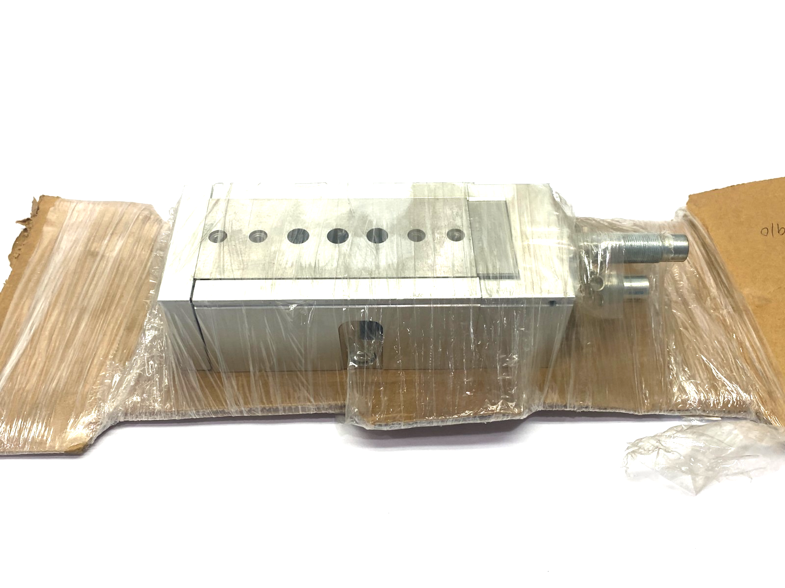 Festo DGSL-25-50-Y3A Mini Slide, 32mm Bore, 50mm Stroke, 544050 - Maverick Industrial Sales