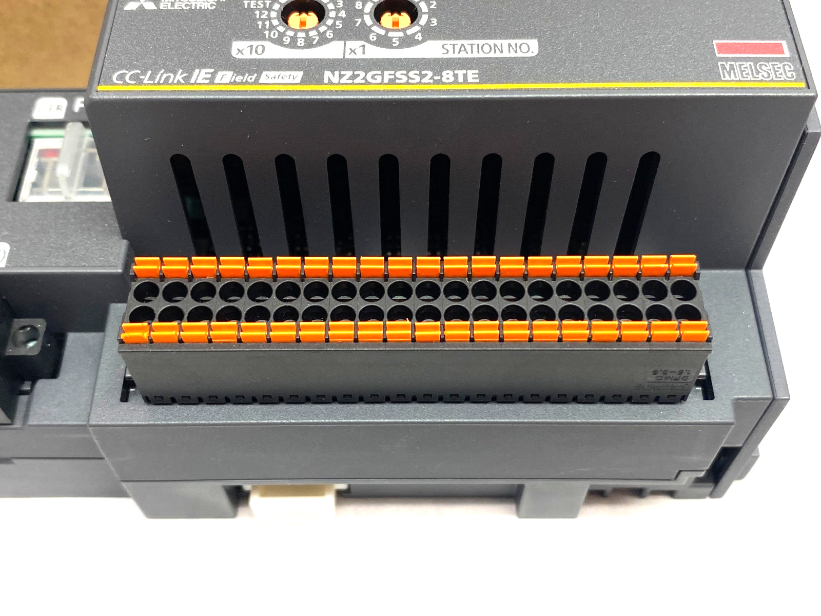 Mitsubishi NZ2GFSS2-8TE Block Type Remote Safety DC Digital Output Unit CC-Link - Maverick Industrial Sales