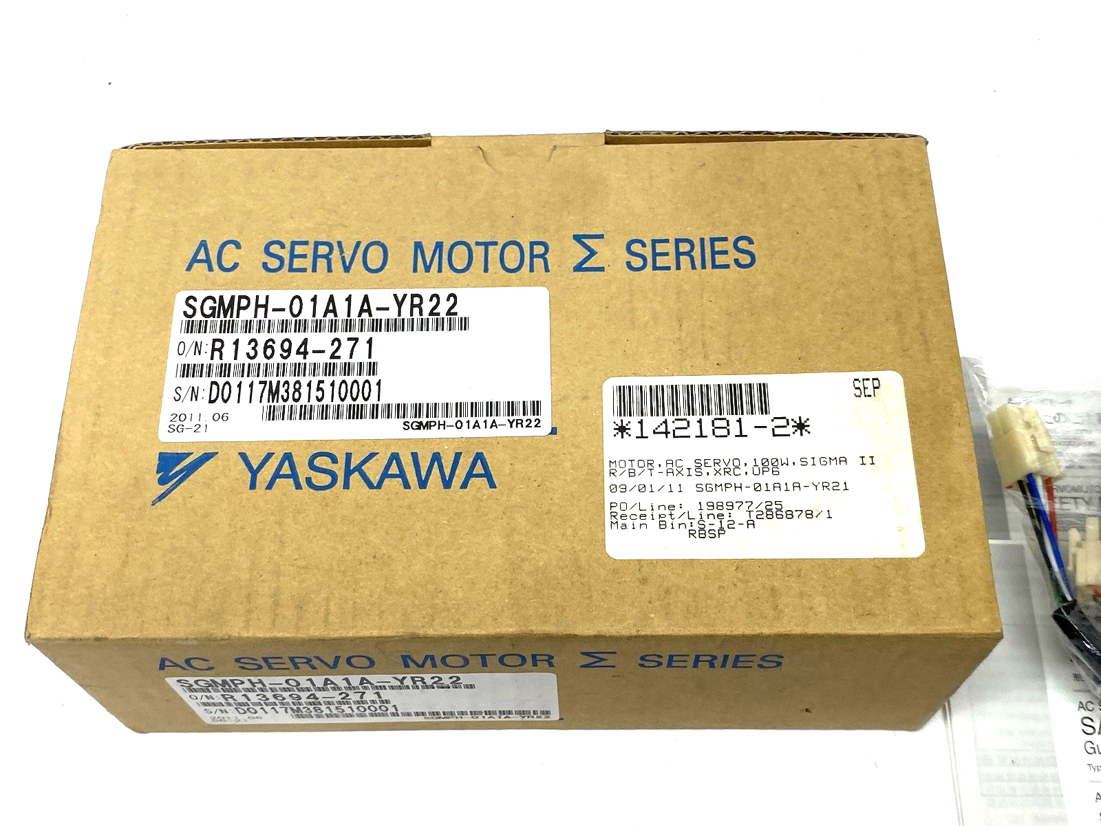 SGMPH-01A1A-YR22 | Yaskawa Sigma II AC Servo Motor, 100W, R/B/T-Axis 142181-2 - New – Open box - Maverick Industrial Sales