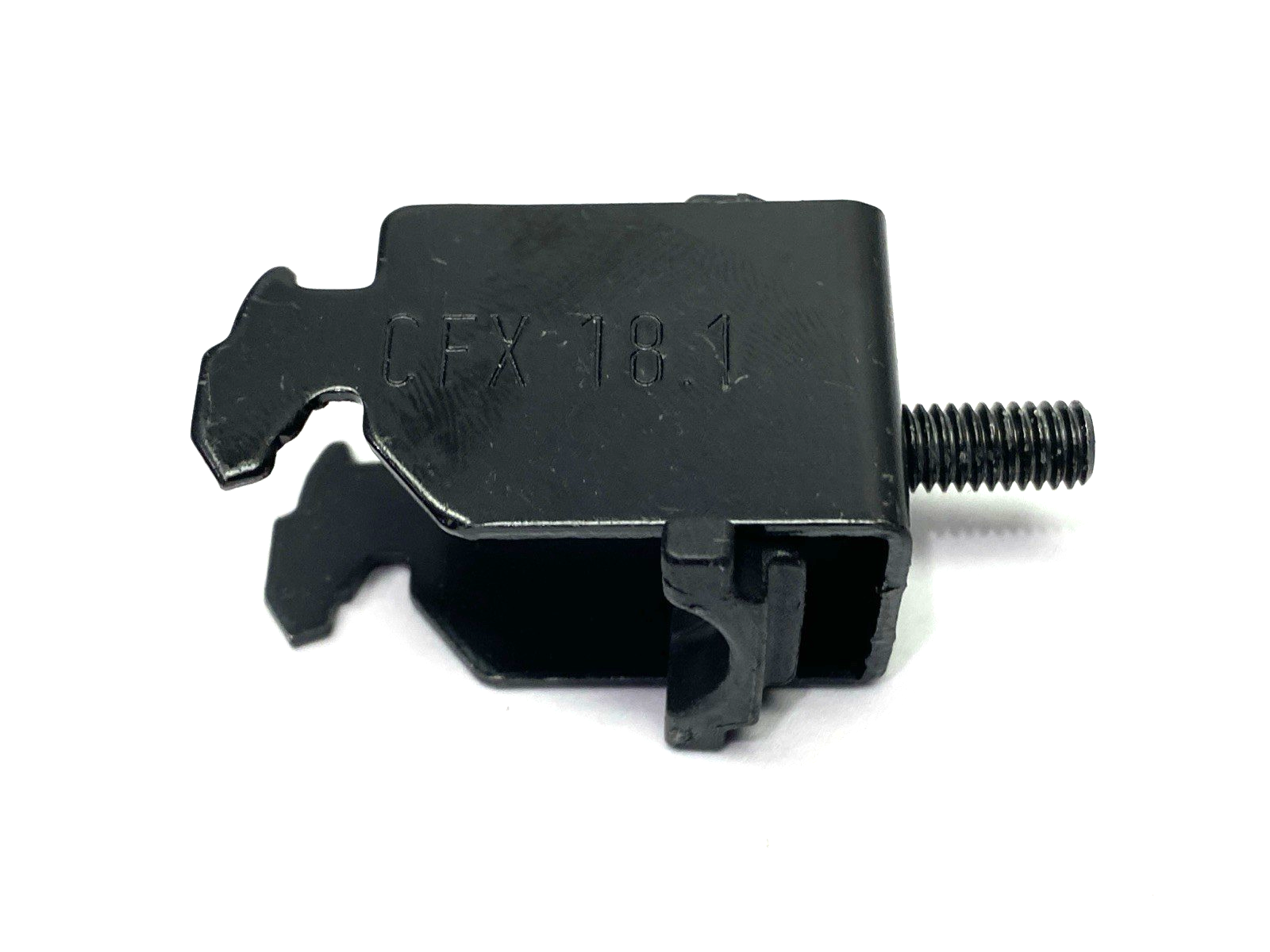 CFX-18-1 | Igus Strain Relief Clamps MISSING BOTTOM PLASTIC PIECE LOT OF 4 - New – Open box - Maverick Industrial Sales
