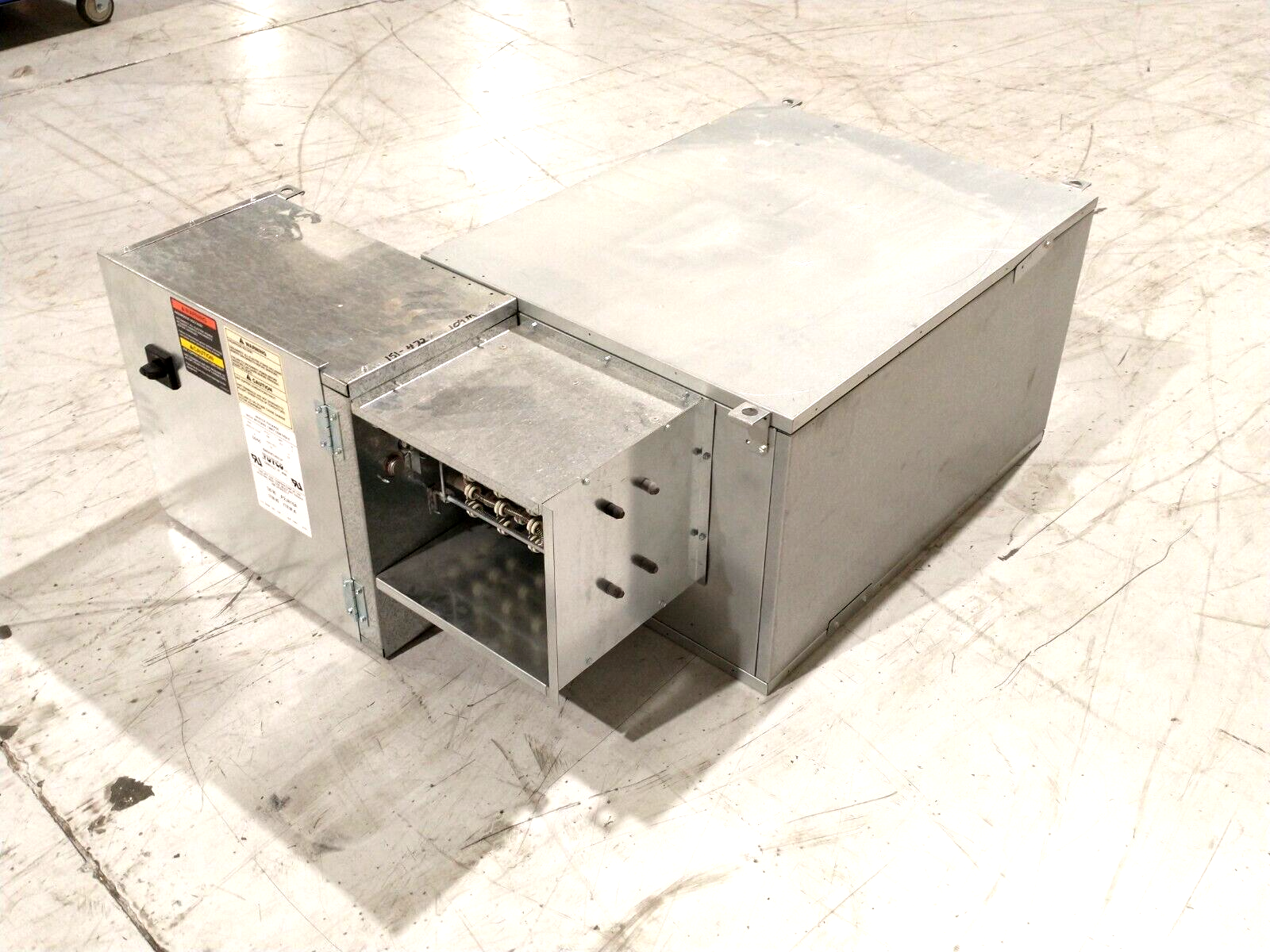 Trane VSEF0600AA0DD00FD1000L0WWB05511W Volume Unit & DB20732-5.5-3P Heater - Maverick Industrial Sales