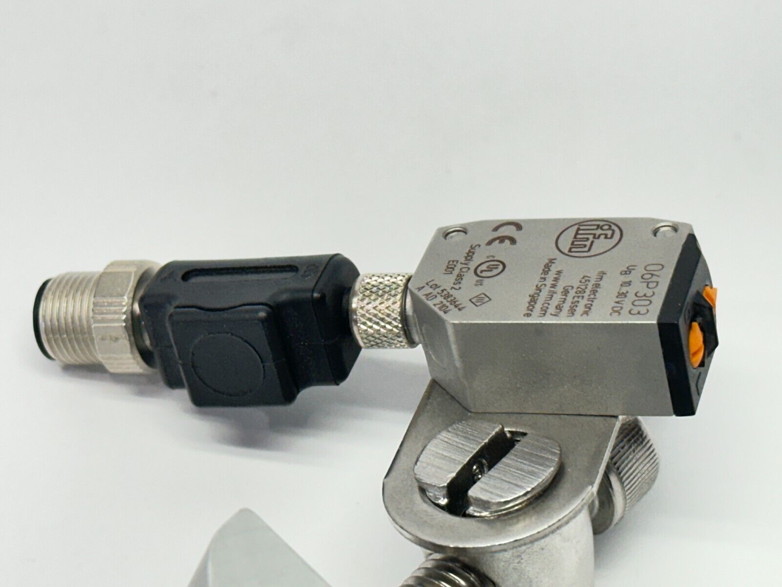 Ifm O6P303 Retro-Reflective Sensor O6P-FPKG/AS/4P w/ Brackets - Maverick Industrial Sales