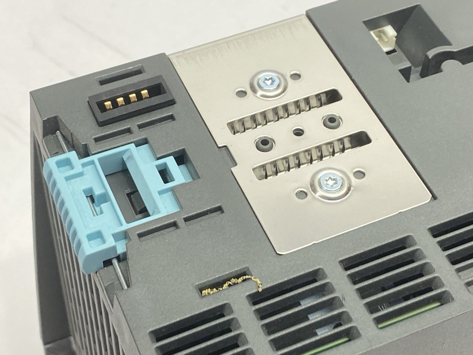 Siemens 6SL3210-1PE21-1AL0 Power Module 4kW 5.5HP PM240-2 - Maverick Industrial Sales