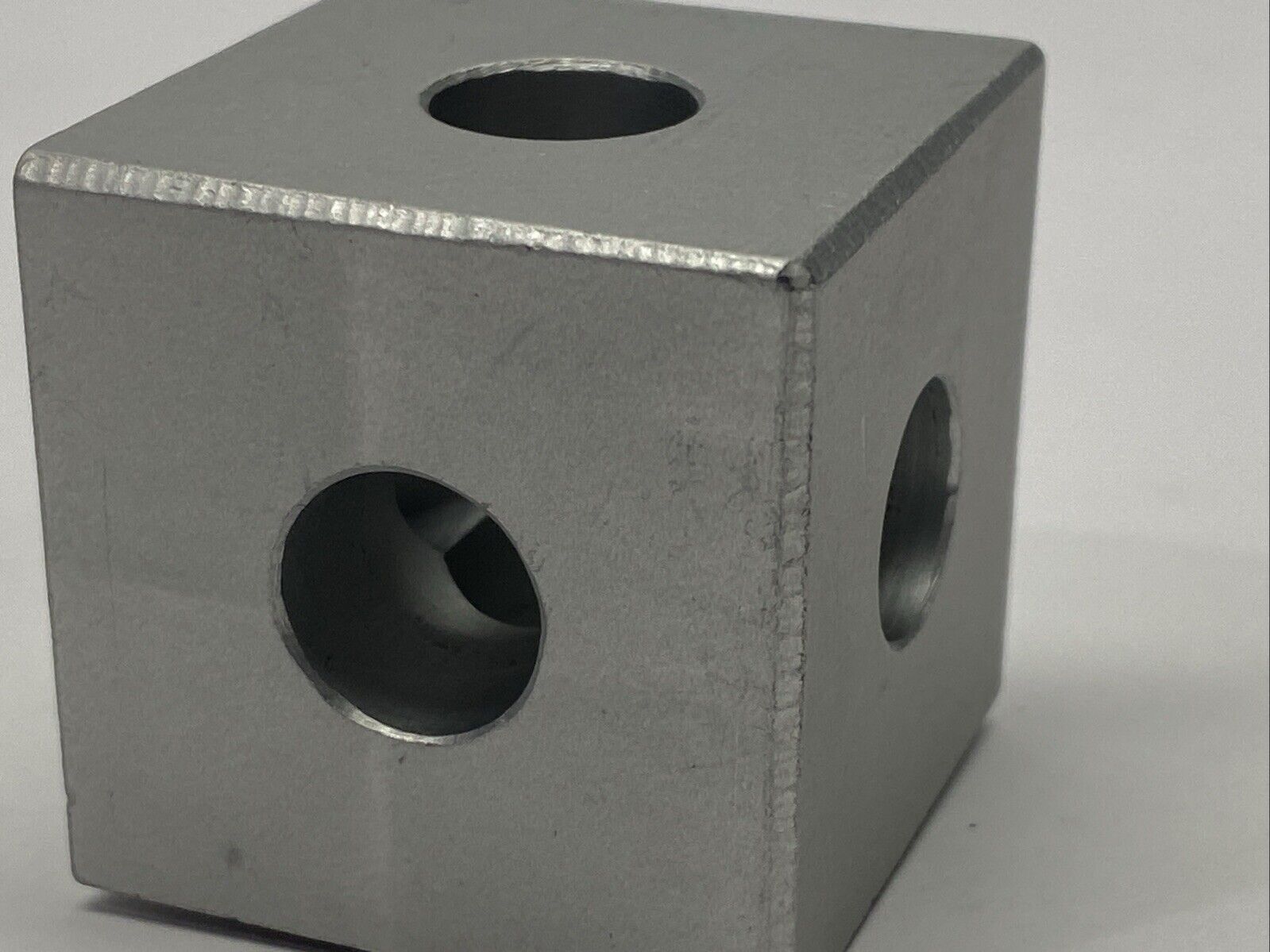 80/20 4442 15 Series 3 Way Squared Corner Connector - Maverick Industrial Sales