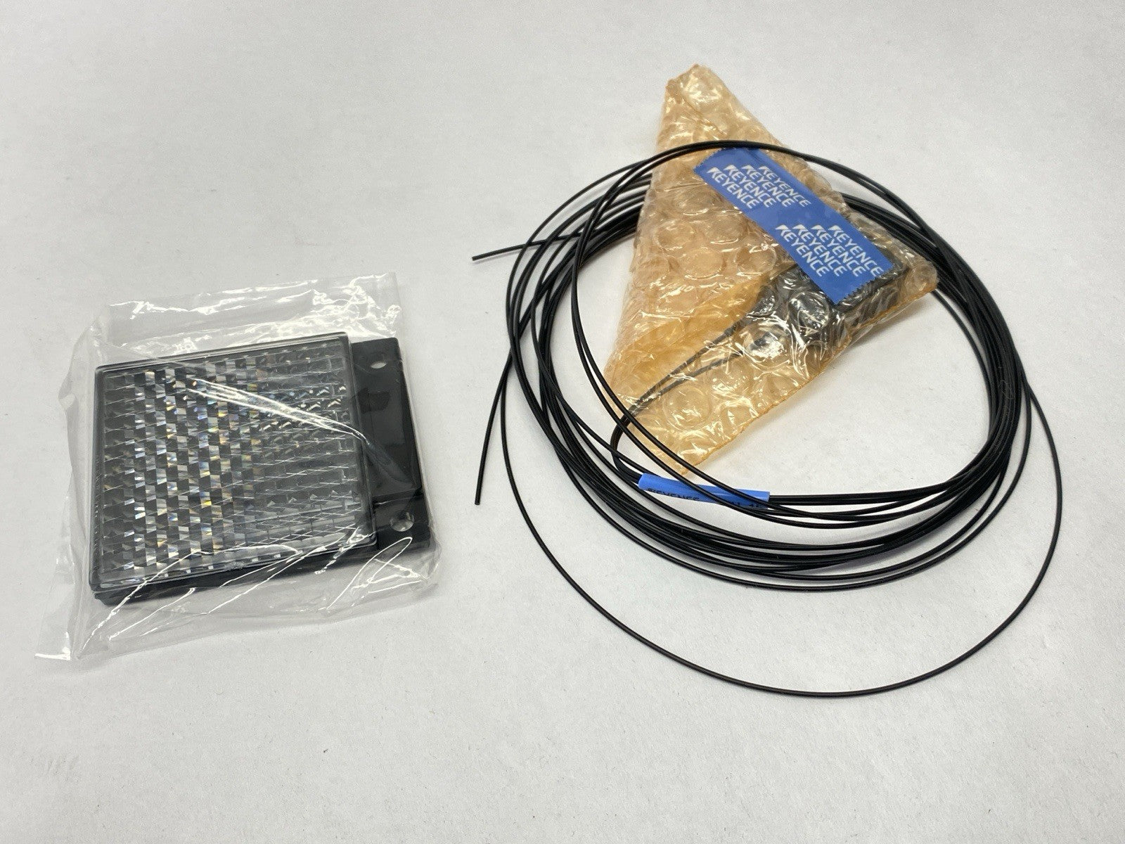 FU-15 | Keyence Digital Fiber Optic Sensor Retro-Reflective FIber Unit - New – Open box - Maverick Industrial Sales