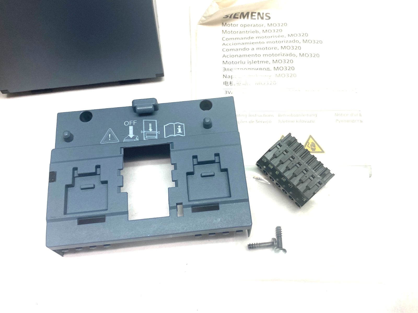 Siemens 3VA9277-0HA10 Motor Operator MO320 24-60 V DC Accessory for 3VA52 - Maverick Industrial Sales