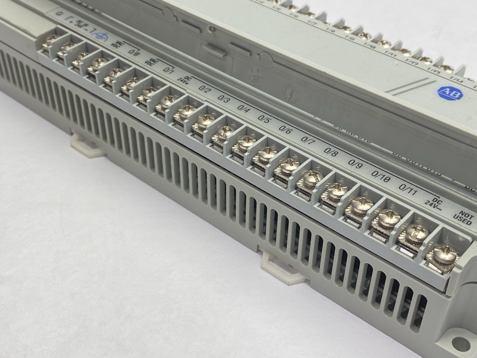 1761-L32BBB | Allen Bradley Ser E MicroLogix 1000 32 Point Controller BROKEN COVER - Used - Maverick Industrial Sales