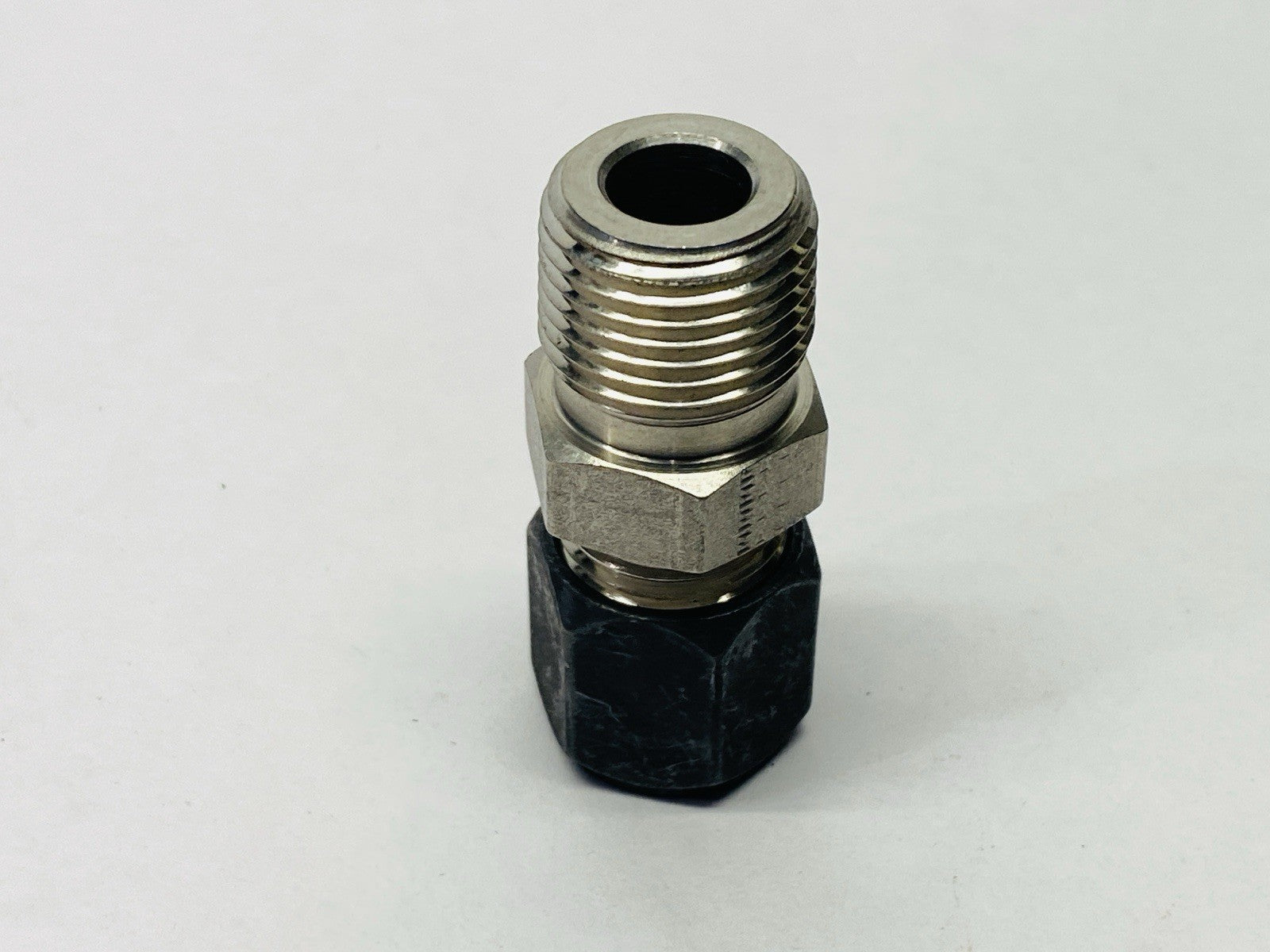 Parker 8-8F8Z-SS Single Ferrule Compression Fitting Tube To Male Pipe 1/2" - Maverick Industrial Sales