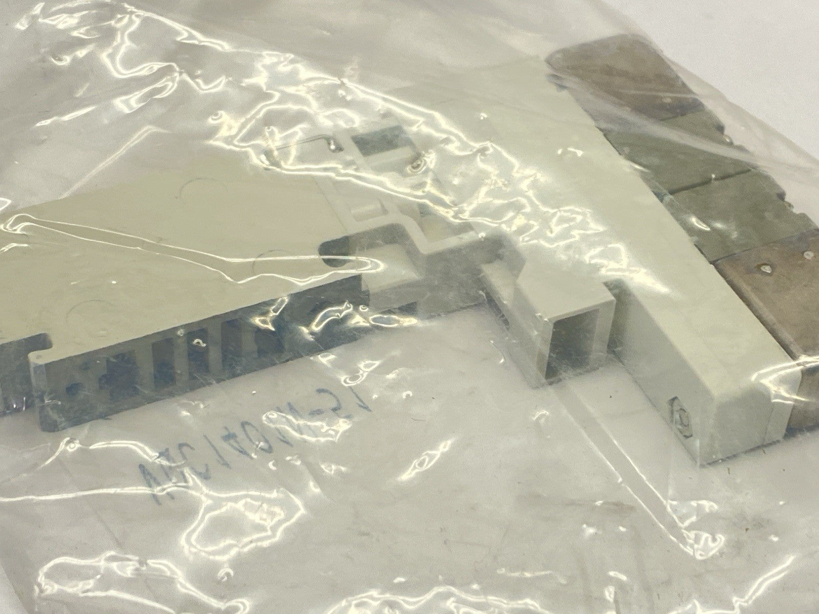VQC1401N-51 | SMC Pneumatic Solenoid Valve 5-Port 24VDC - New - Maverick Industrial Sales