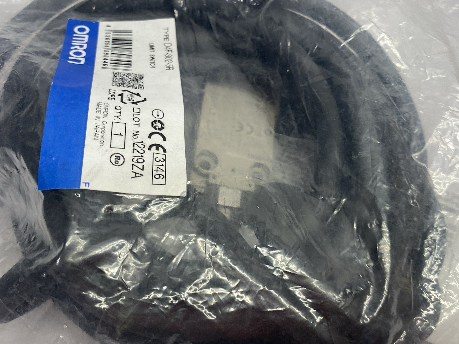 D4F-302-5R | Omron Small Safety Limit Switch, Roller plunger, 2NC/2NO, 5m Cable - New - Maverick Industrial Sales