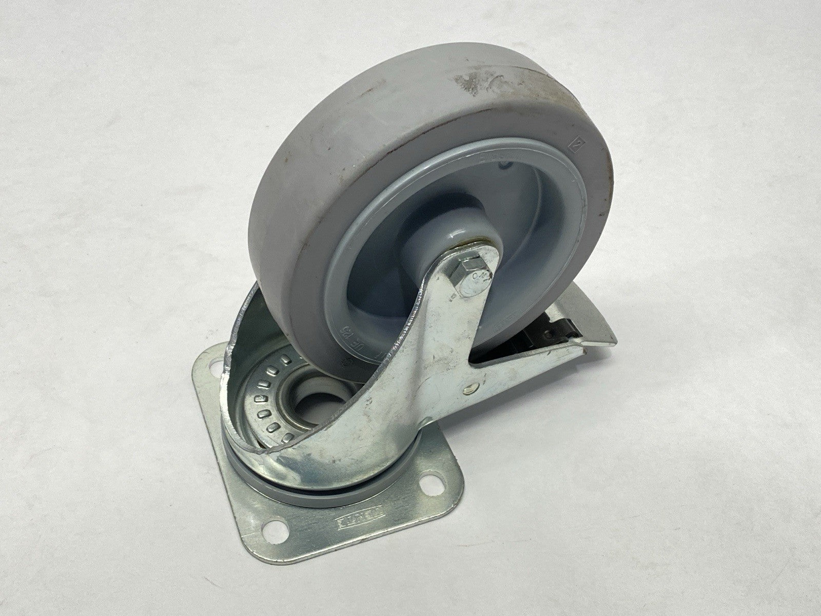 3477UFR125P62 | Tente Top Plate Swivel With Brake Caster Wheel 125mm Diameter - New – Open box - Maverick Industrial Sales