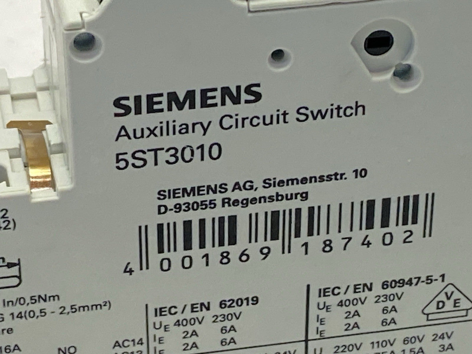 Siemens 5SJ4106-7HG40 Miniature Circuit Breaker 240V 1P 6A w/ 5ST3010 Switch - Maverick Industrial Sales
