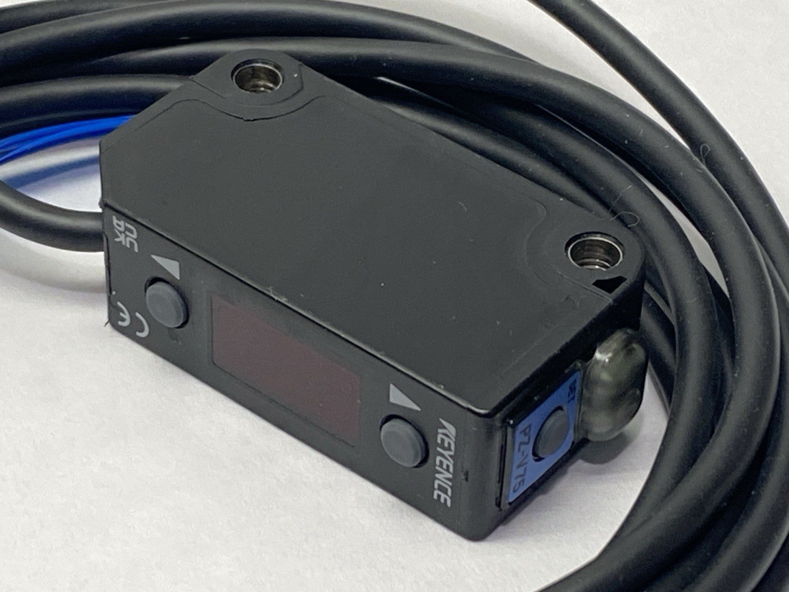 Keyence PZ-V75 Built-In Amplifier Photoelectric Sensor Square Reflective - Maverick Industrial Sales