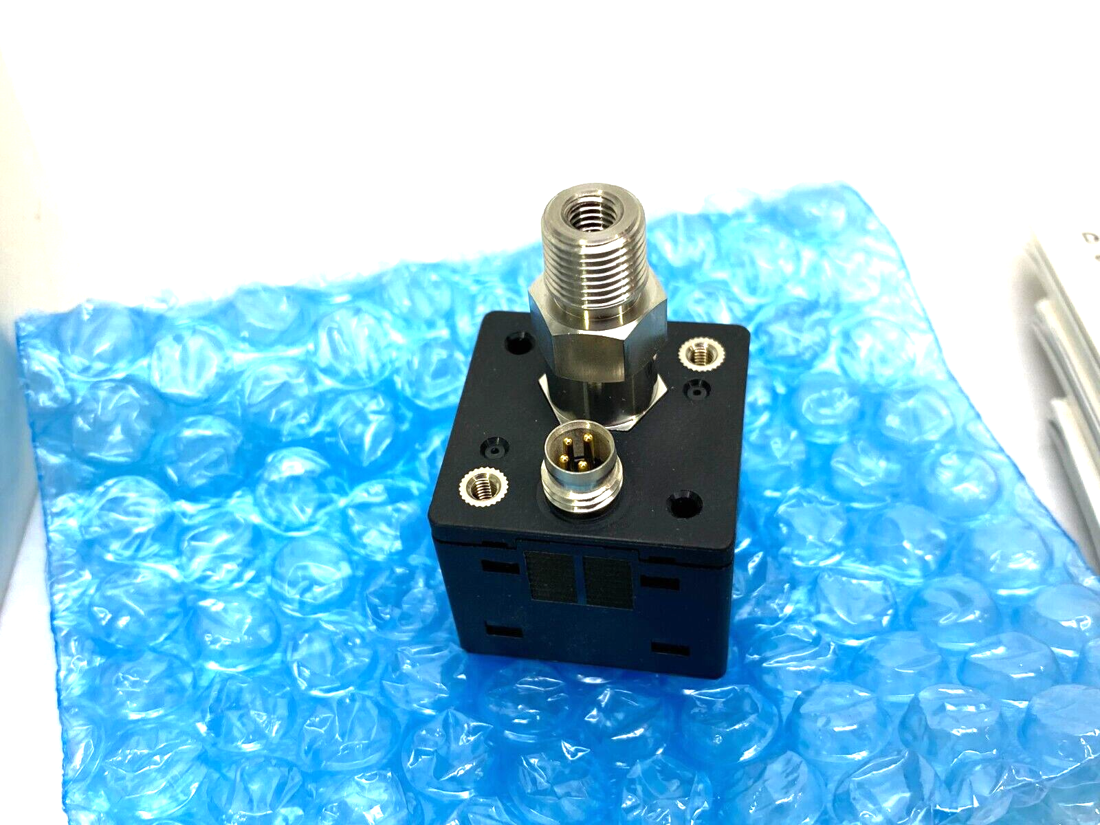 Festo SPAB-P10R-R18-2P-M8 Digital Pressure Sensor 553159 - Maverick Industrial Sales