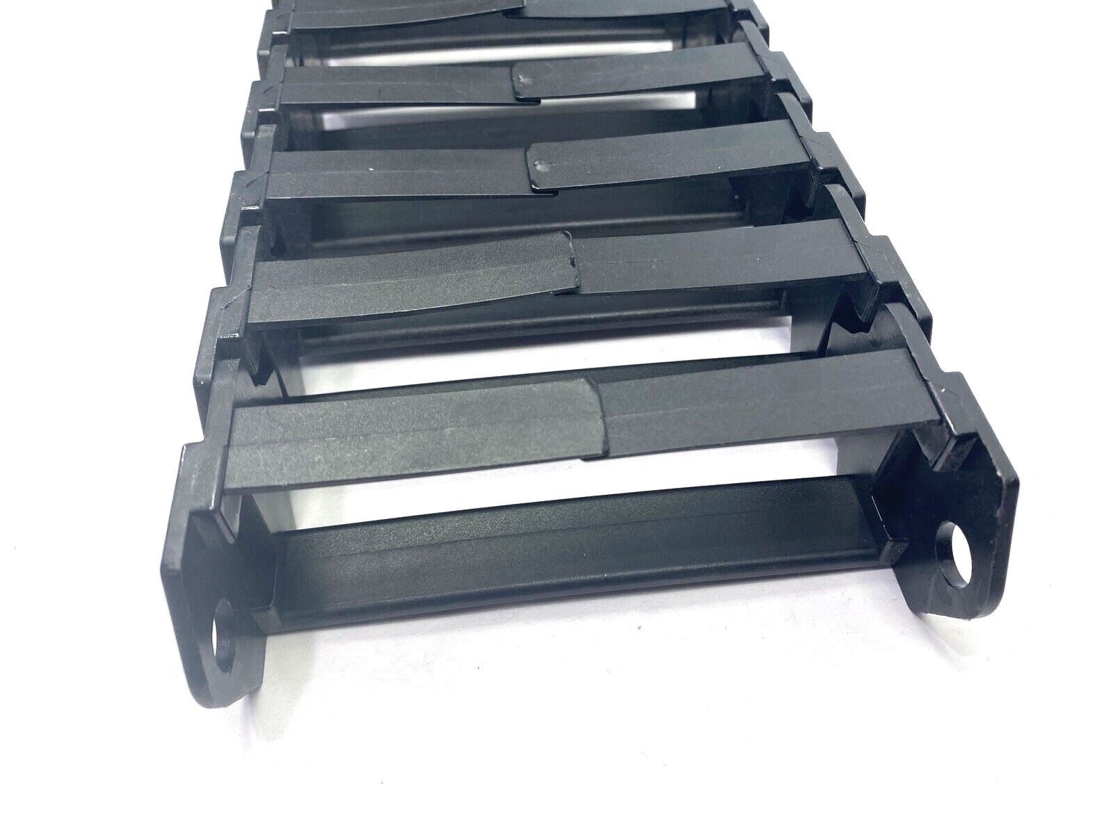 Igus E16.7.060 E-Chain Assembly 20-Links 2' Overall Length - Maverick Industrial Sales