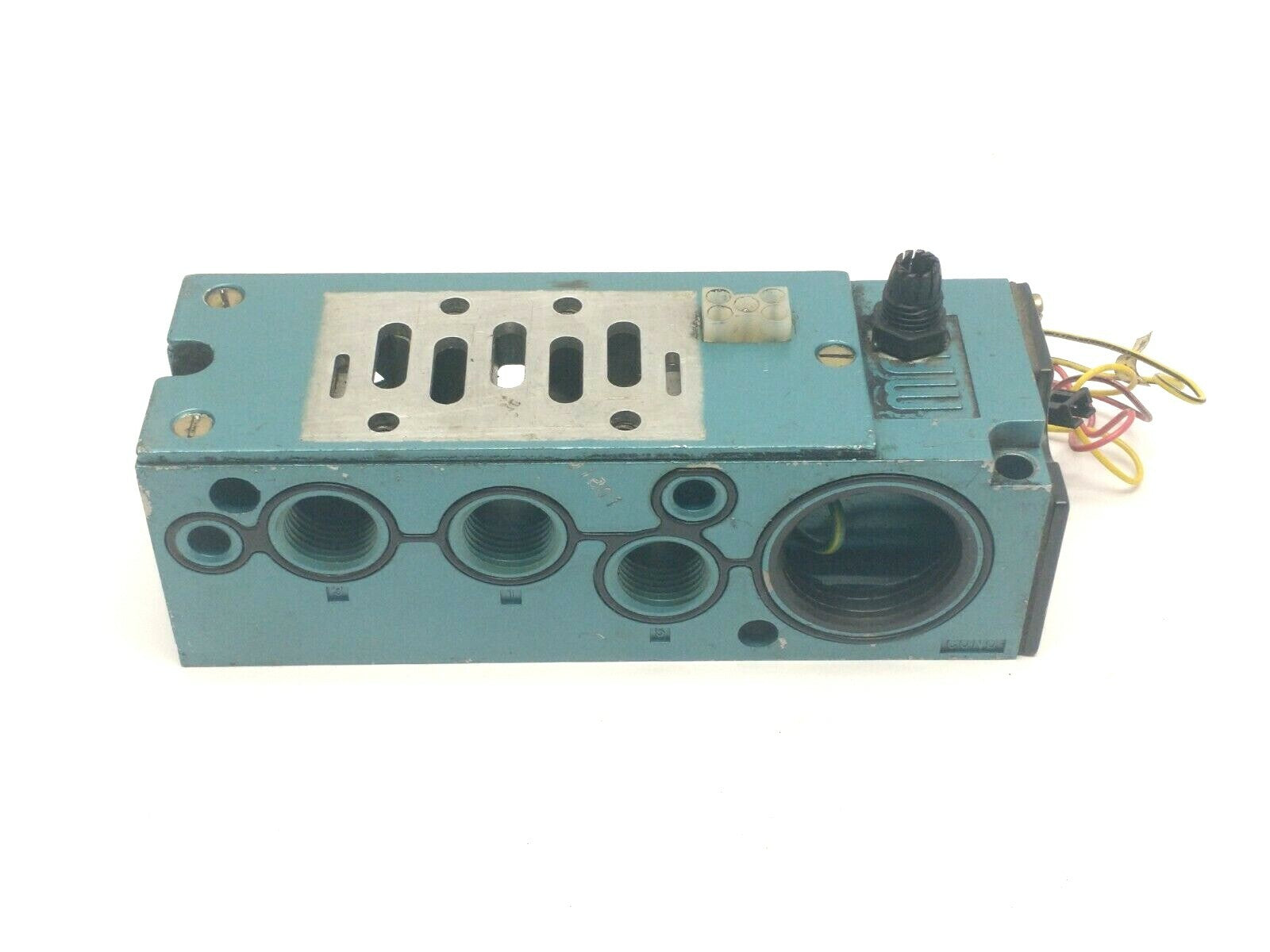 MAC Valves MM-P2A-231D-9 Mod 1605 Valve Manifold Base 1/2" NPTF - Maverick Industrial Sales