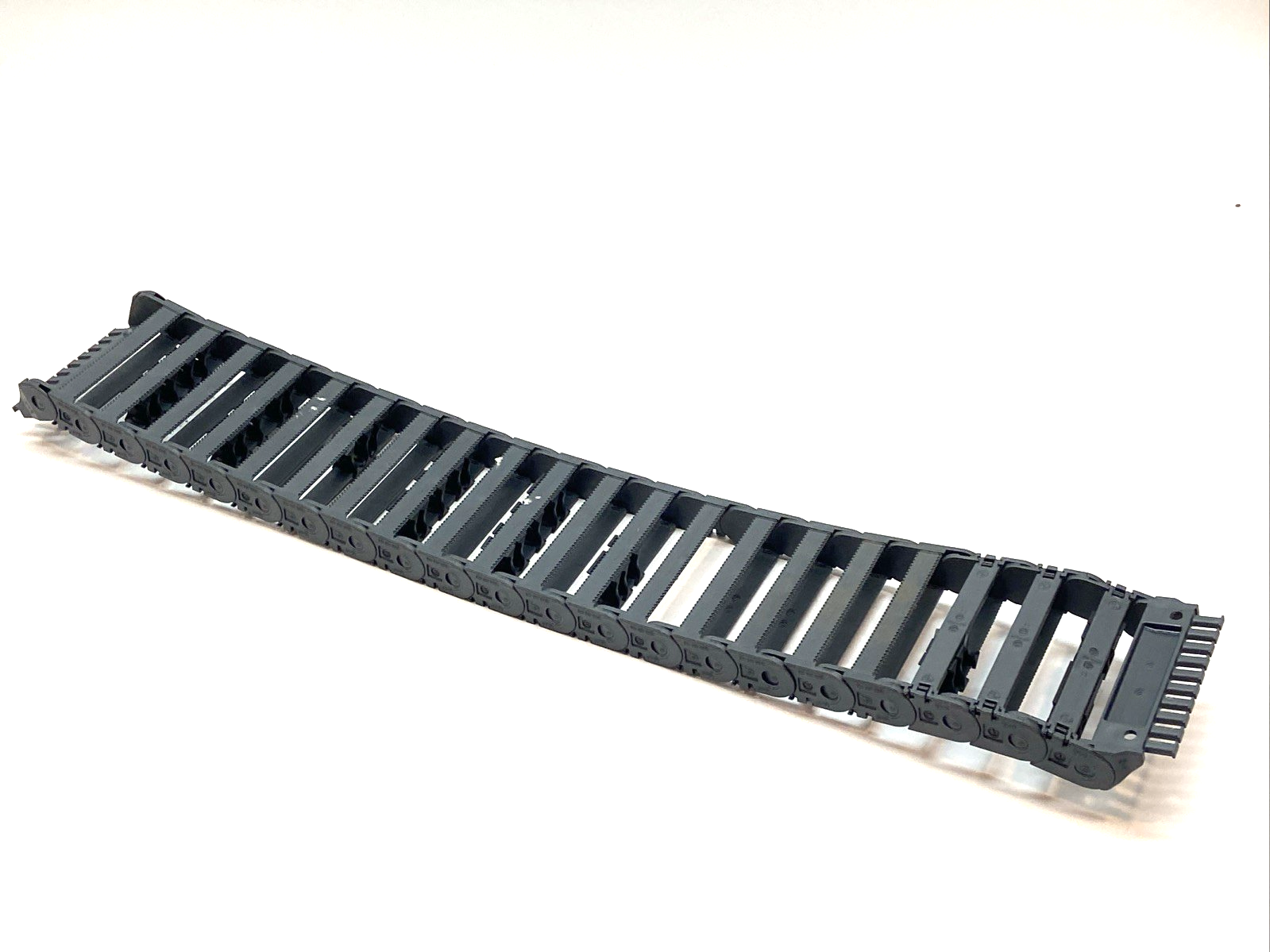 Igus 1600.100.125 E-Chain Cable Carrier 20 Links 29-1/2" Long 1 BROKEN LINK - Maverick Industrial Sales