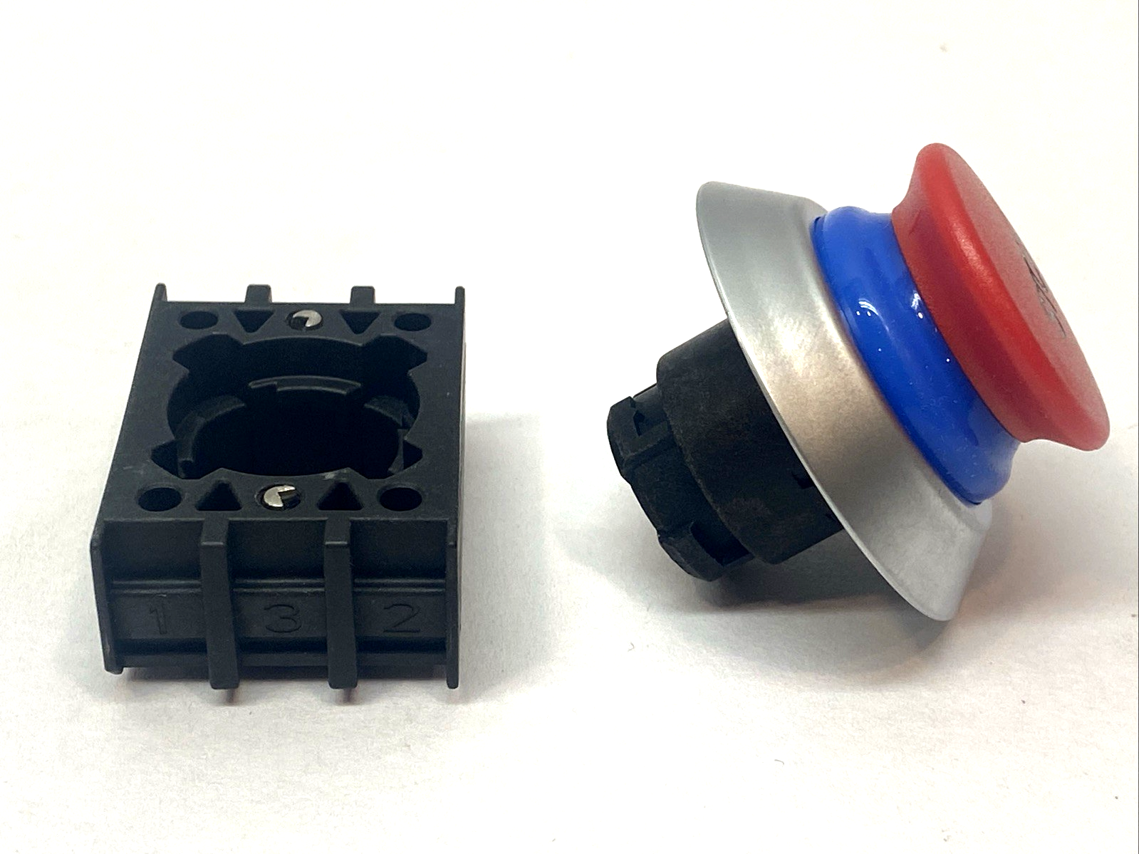 581156 | Frey Maschinenbau Lighted Push Button, RED, STOP Button M2F - New – Open box - Maverick Industrial Sales