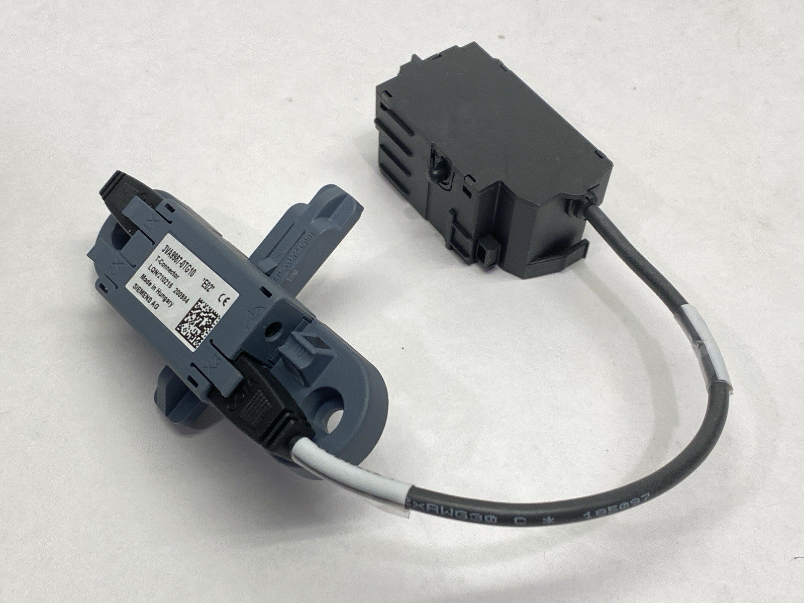 Siemens 3VA9177-0TB10 Communication Module w/ 3VA9987-0TG10 T-Connector - Maverick Industrial Sales