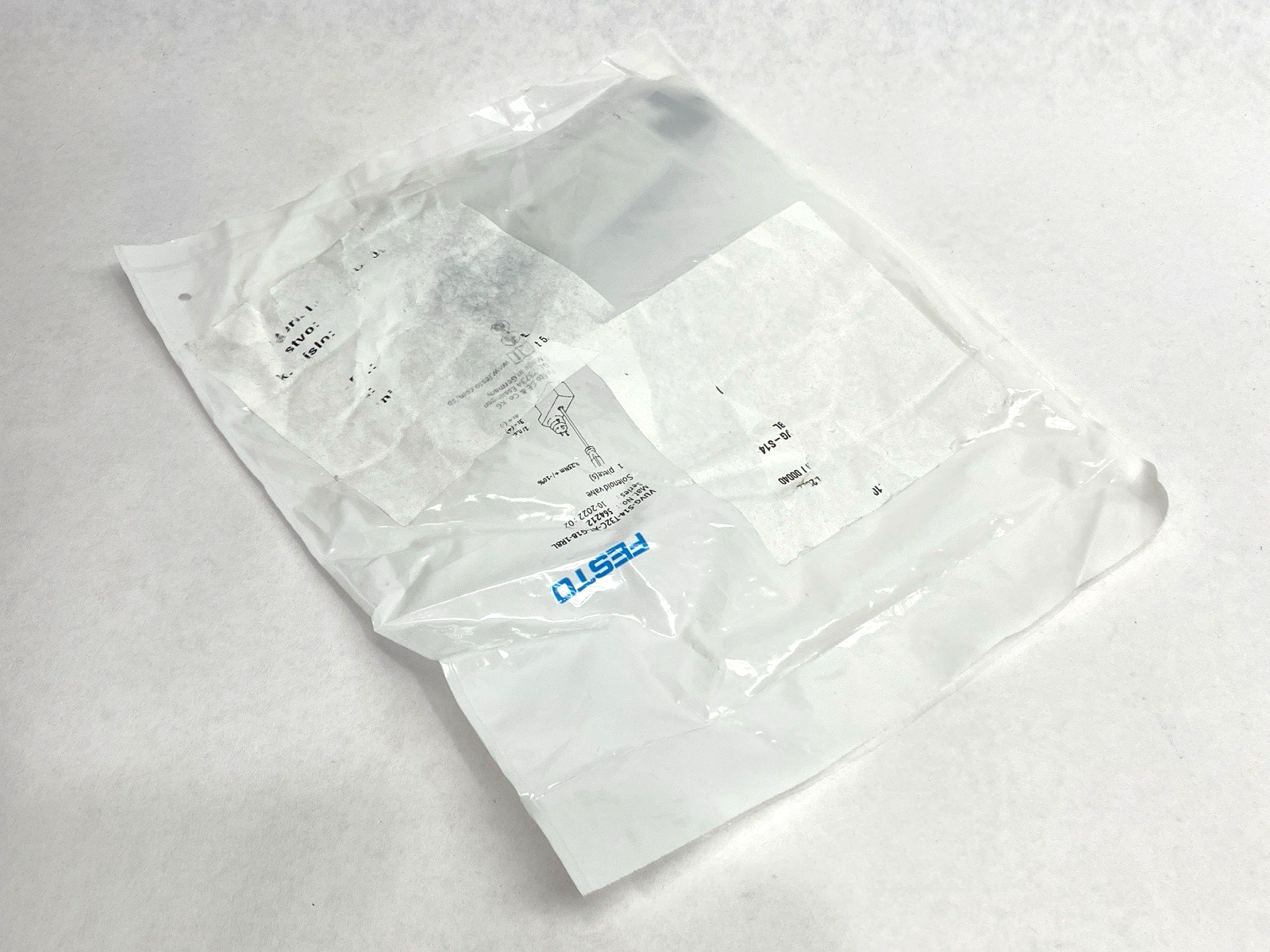 Festo VUVG-S14-T32C-AT-G18-1R8L Pneumatic Solenoid Valve 564212 - Maverick Industrial Sales