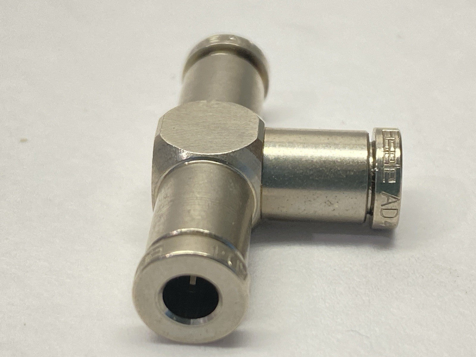 978-0200 | Eisele Push To Connect Union Tee Fitting 4mm OD SS304 - New Other - Maverick Industrial Sales