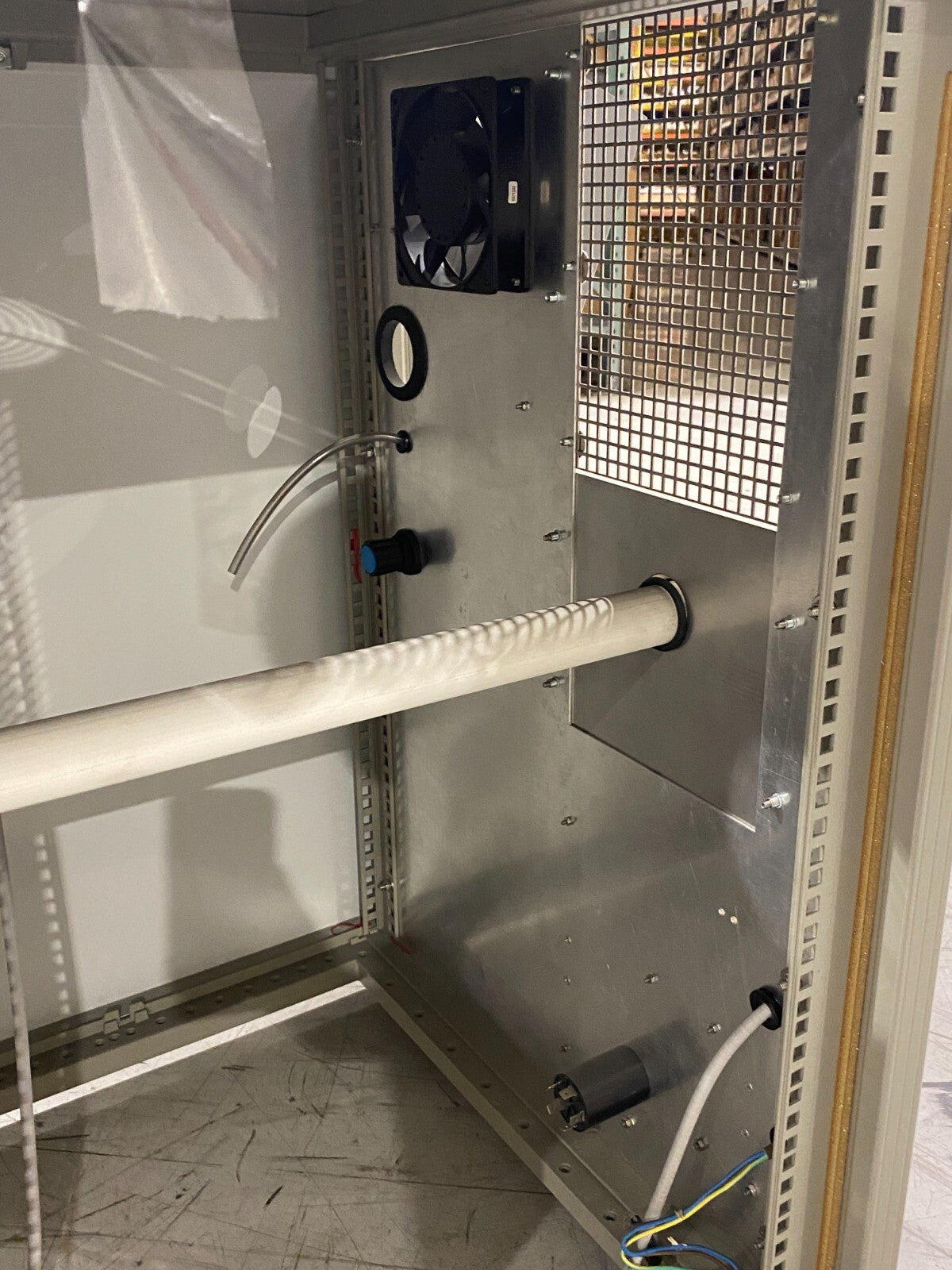 Eltra CHS 580 Carbon/Hydrogen/Sulfur Determinator FOR PARTS NO CONTROLS - Maverick Industrial Sales
