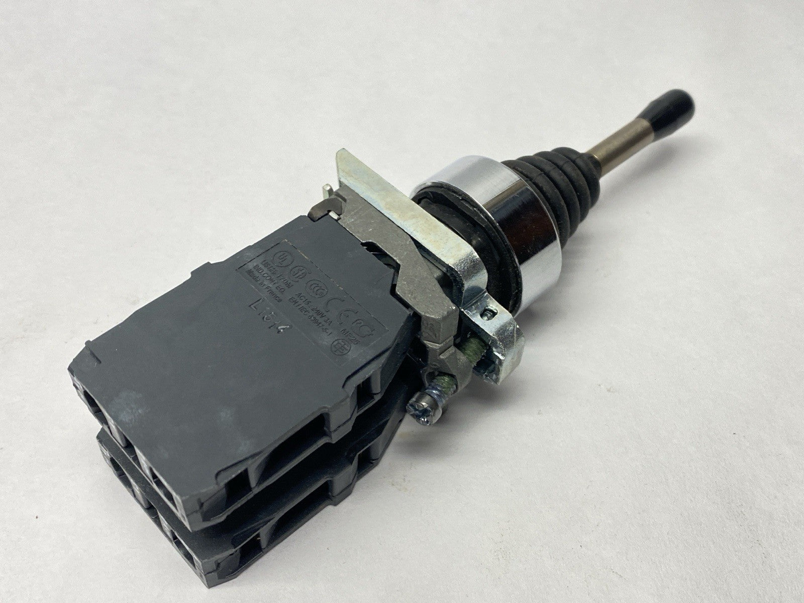 Schneider Electric XD4PA24 4-Position Joystick Controller 6HM18 - Maverick Industrial Sales