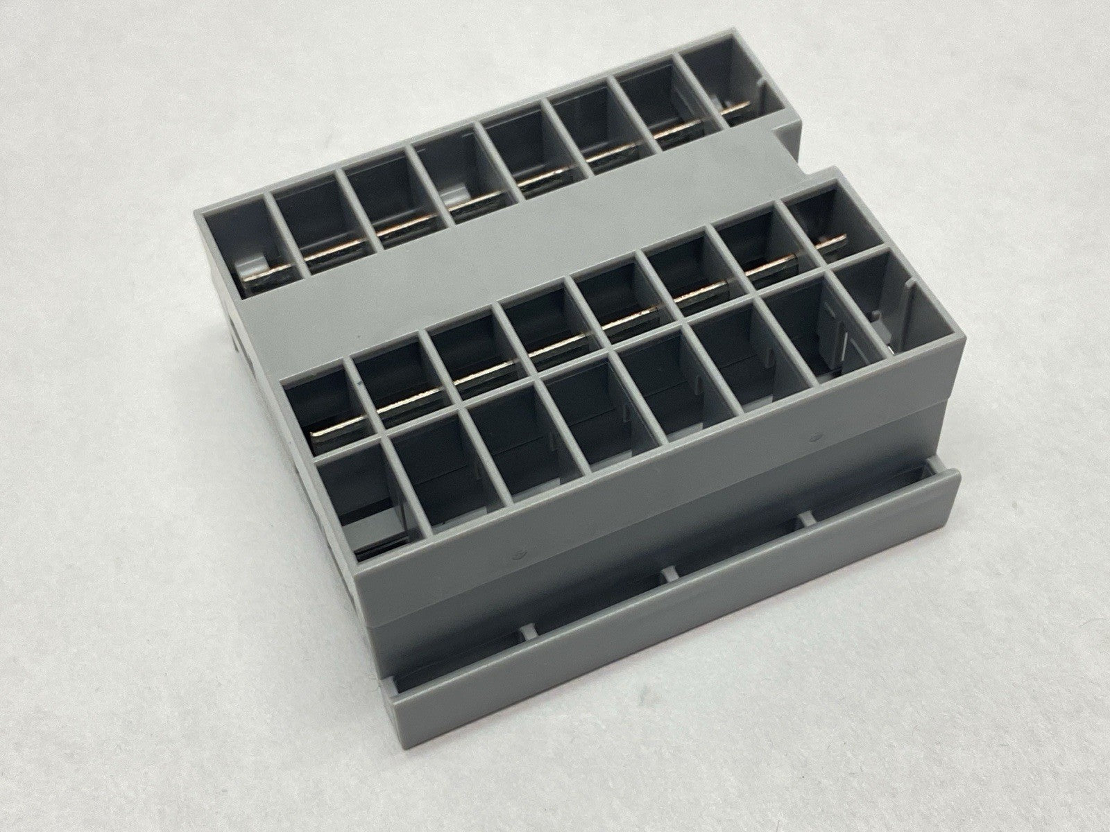 CAPAROC CR 8 | Phoenix Contact Busbar 8-Slot 1115672 - New - Maverick Industrial Sales